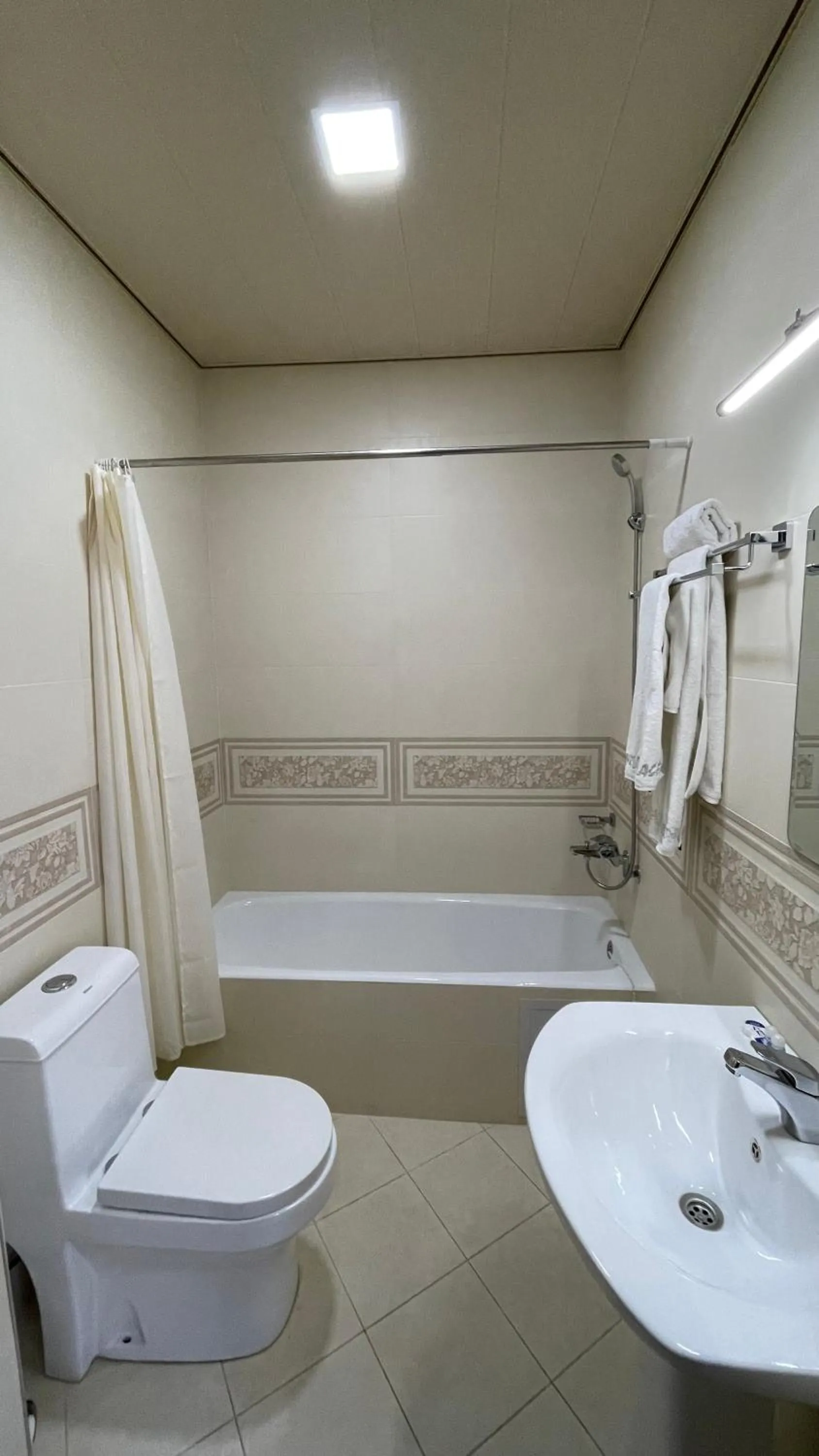 Toilet in IZUMRUD PALACE