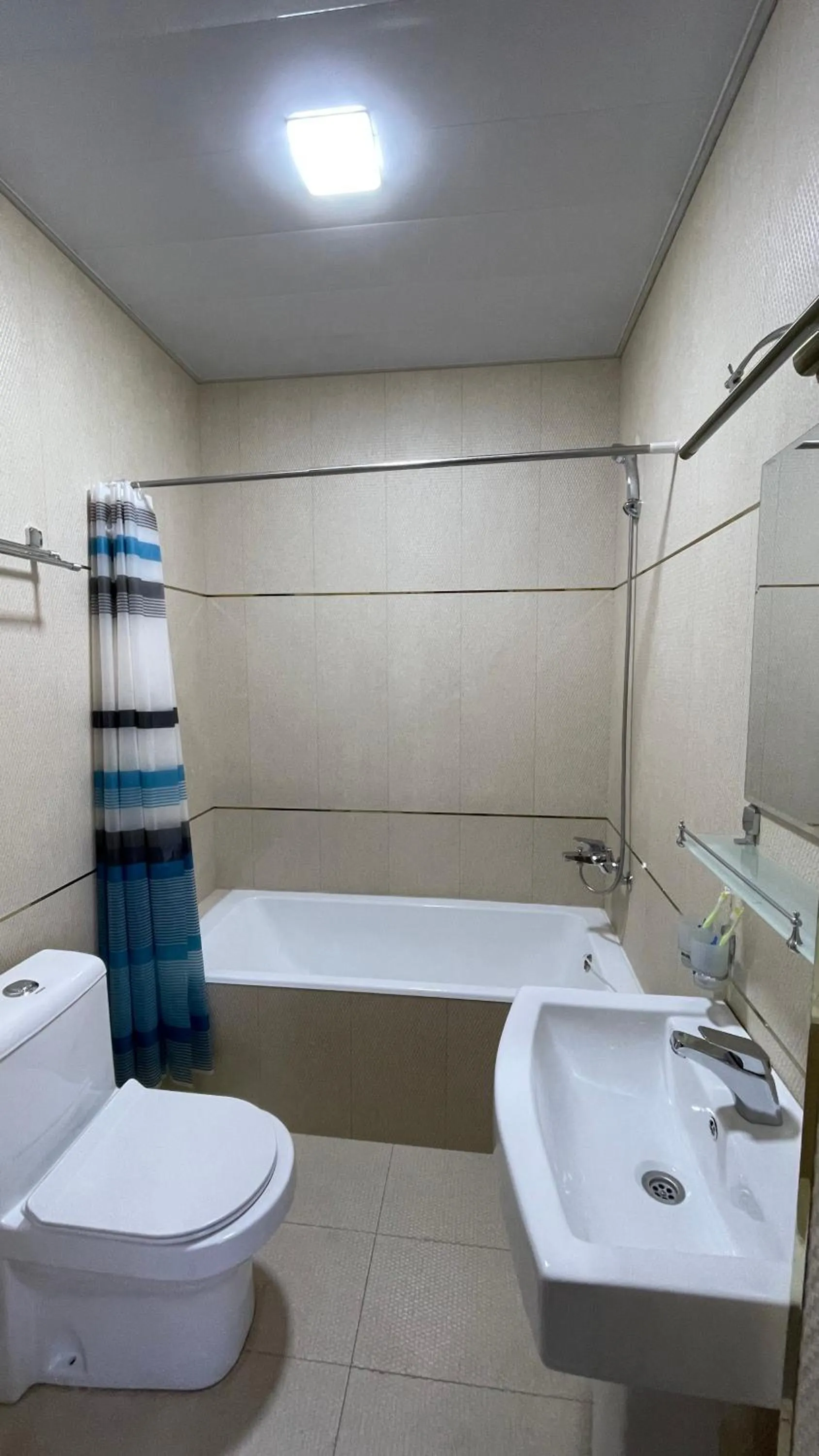 Shower in IZUMRUD PALACE