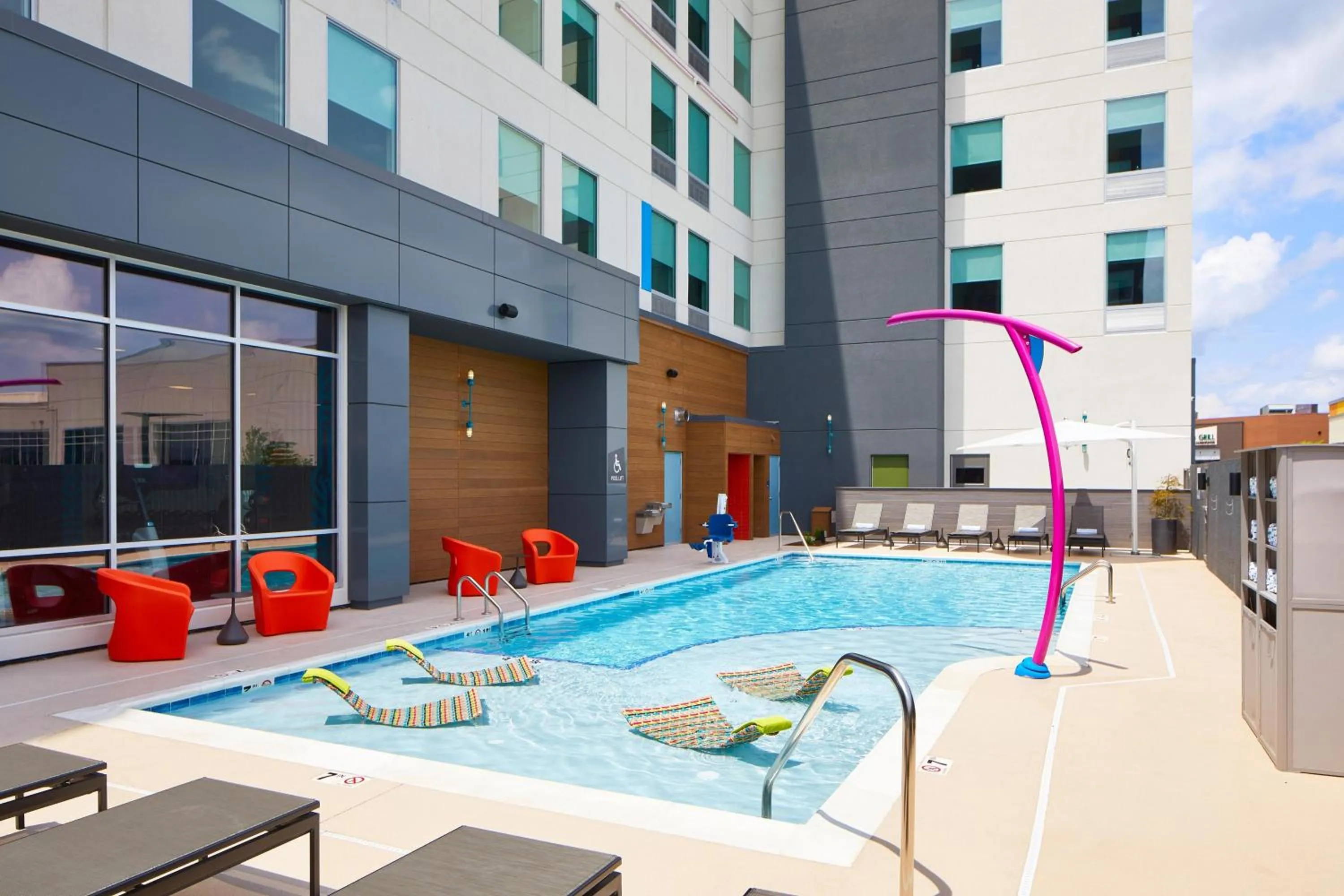 Swimming pool in Aloft Chattanooga Hamilton Place