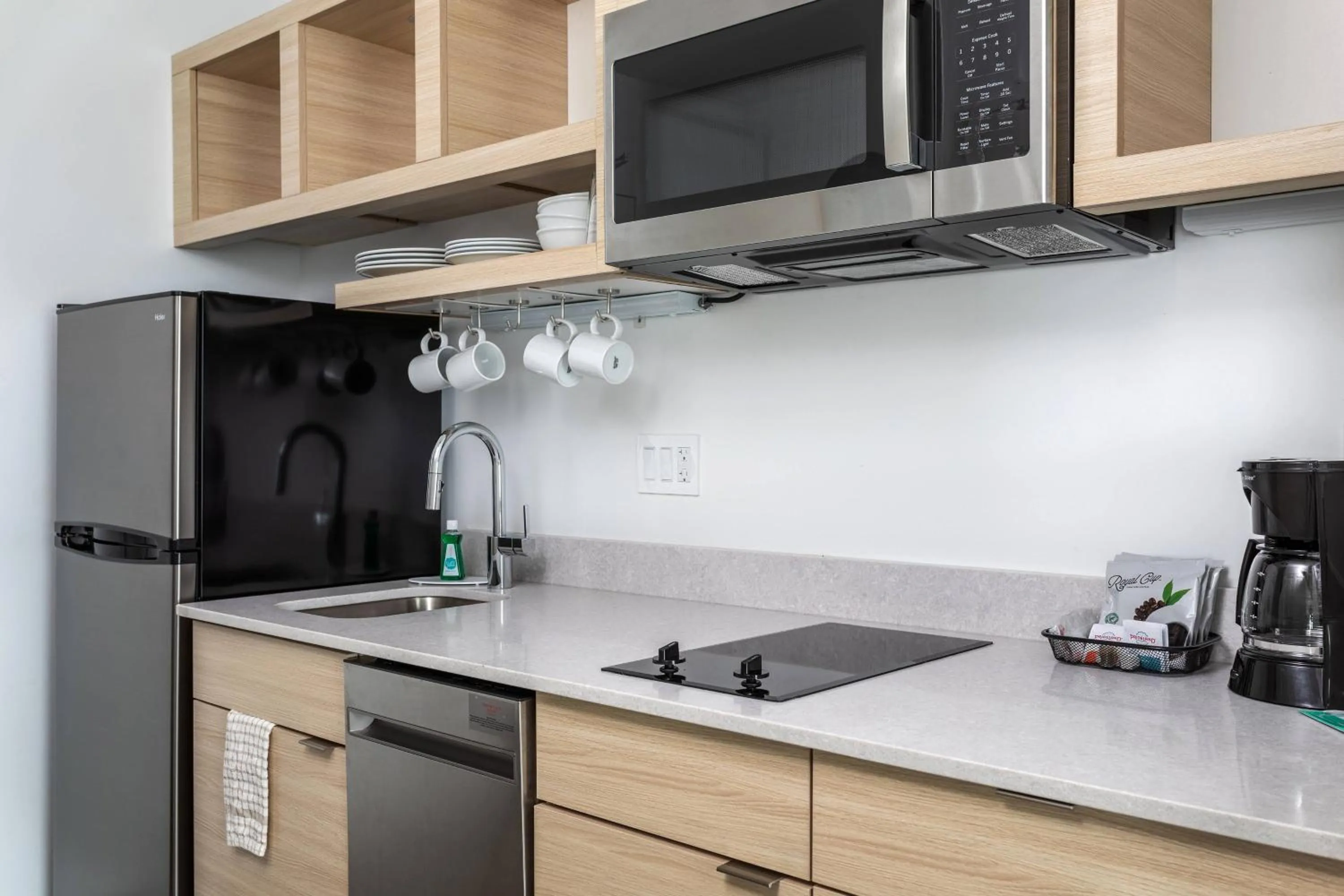 Kitchen or kitchenette in TownePlace Suites By Marriott Orlando Southwest Near Universal