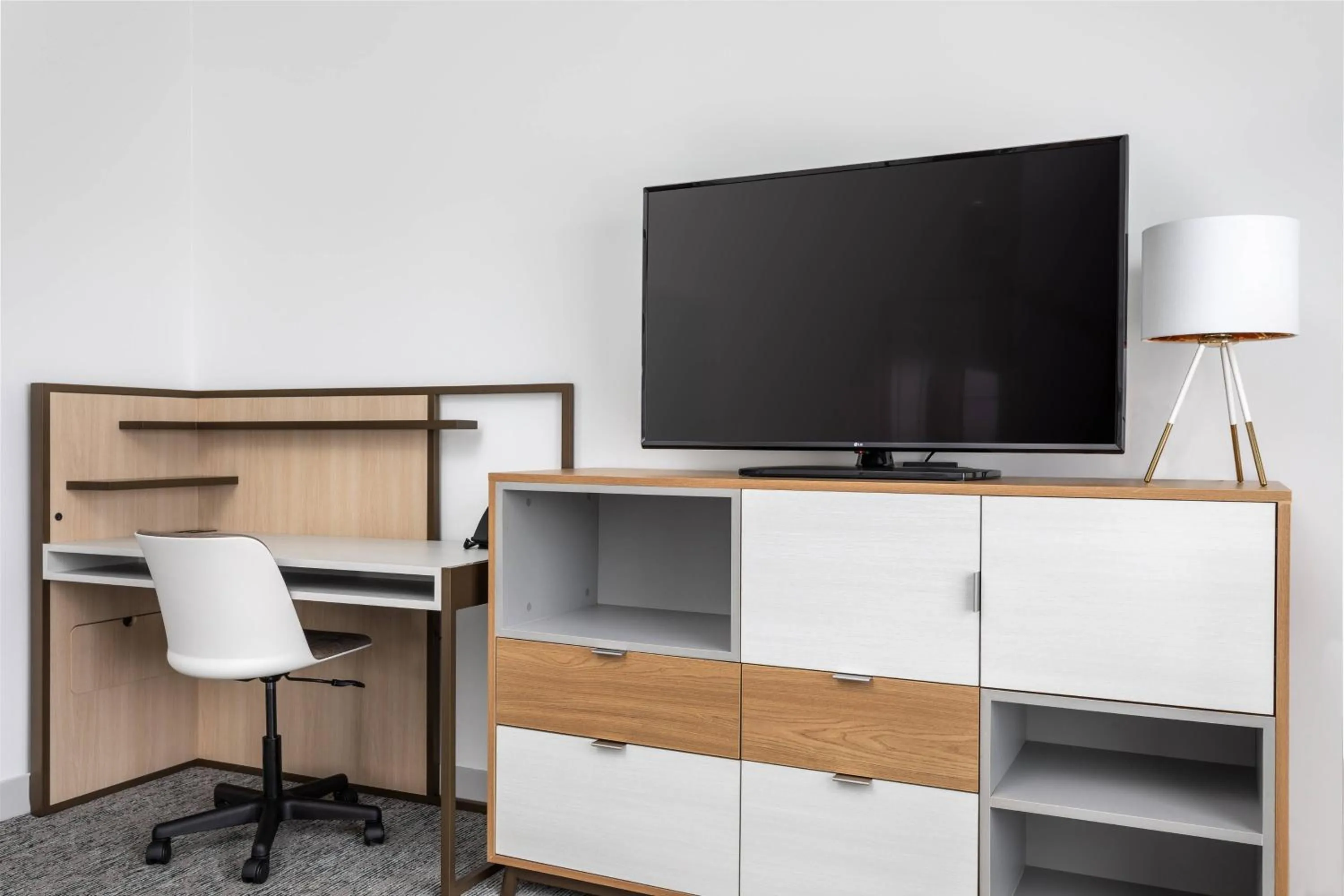 Bedroom in TownePlace Suites By Marriott Orlando Southwest Near Universal