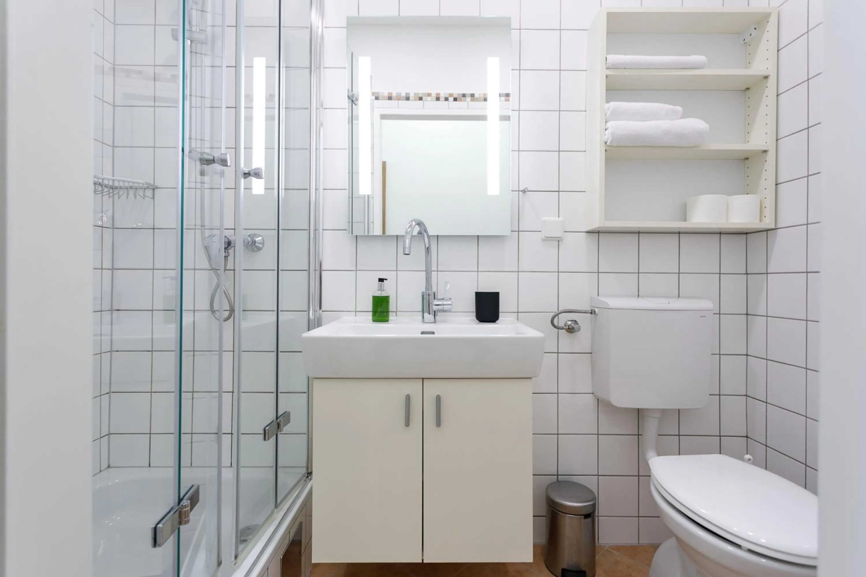 Bathroom in Riess City Rooms - Self Check-in