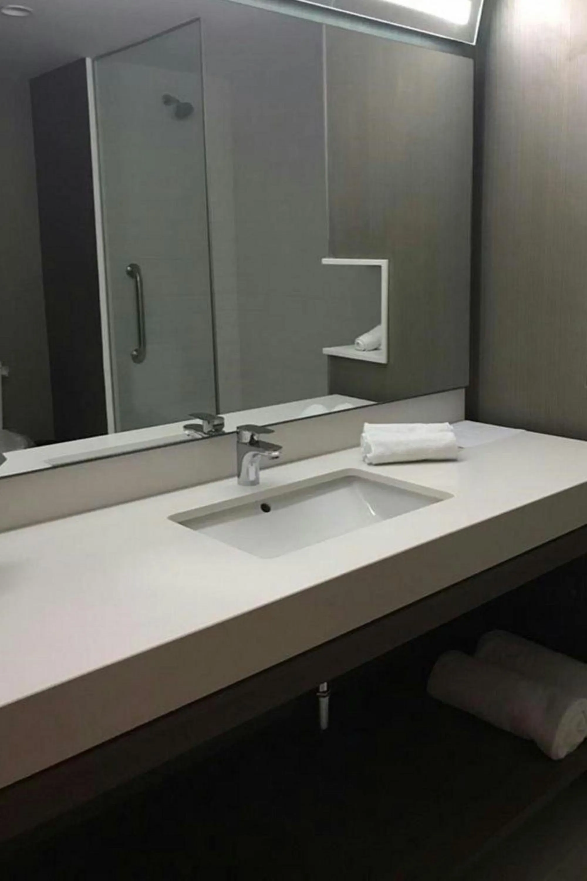 Bathroom in Courtyard by Marriott Merida Downtown