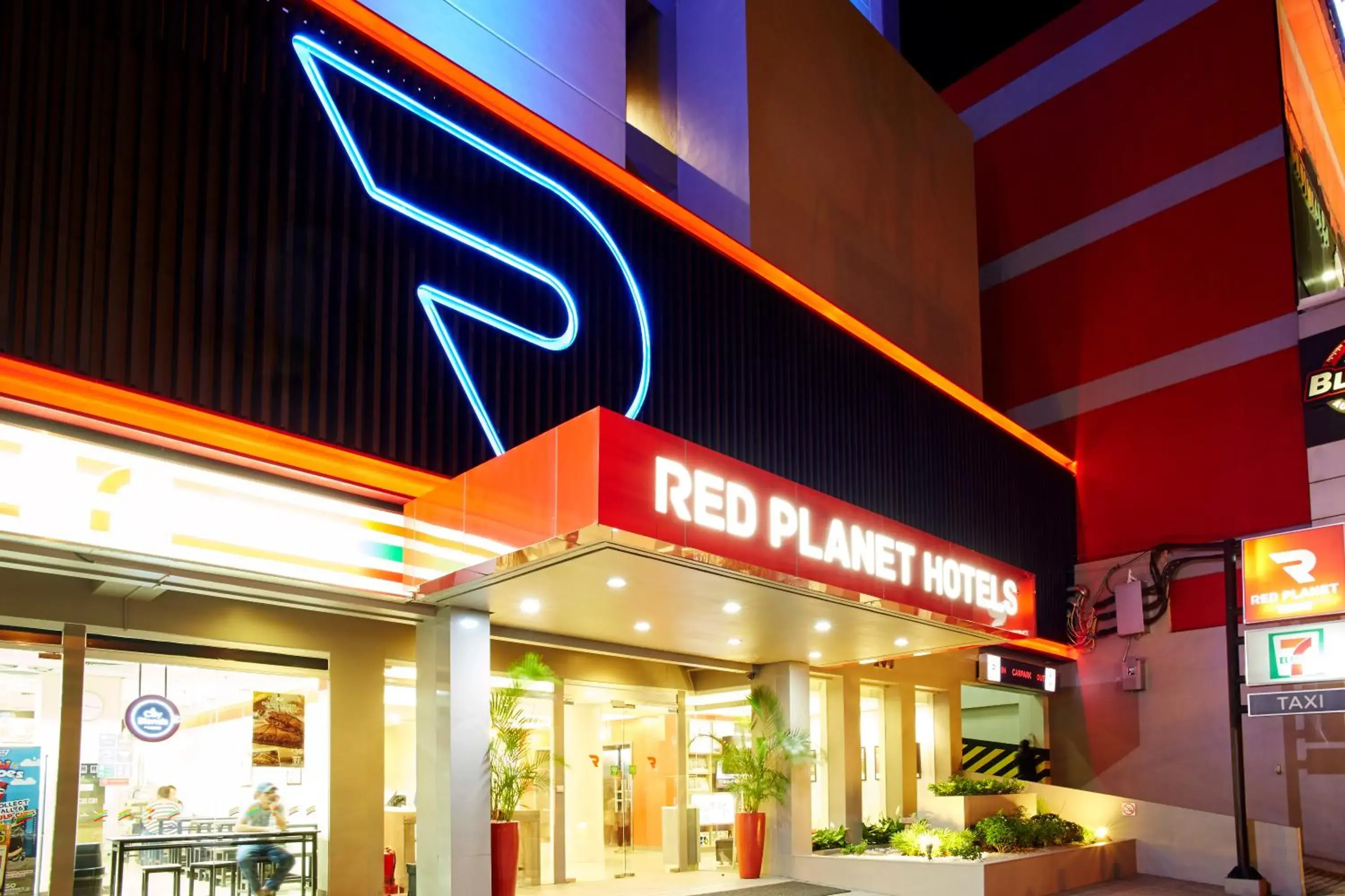 Facade/entrance in Red Planet Quezon City Timog Facade/entrance in Red Planet Quezon City Timog