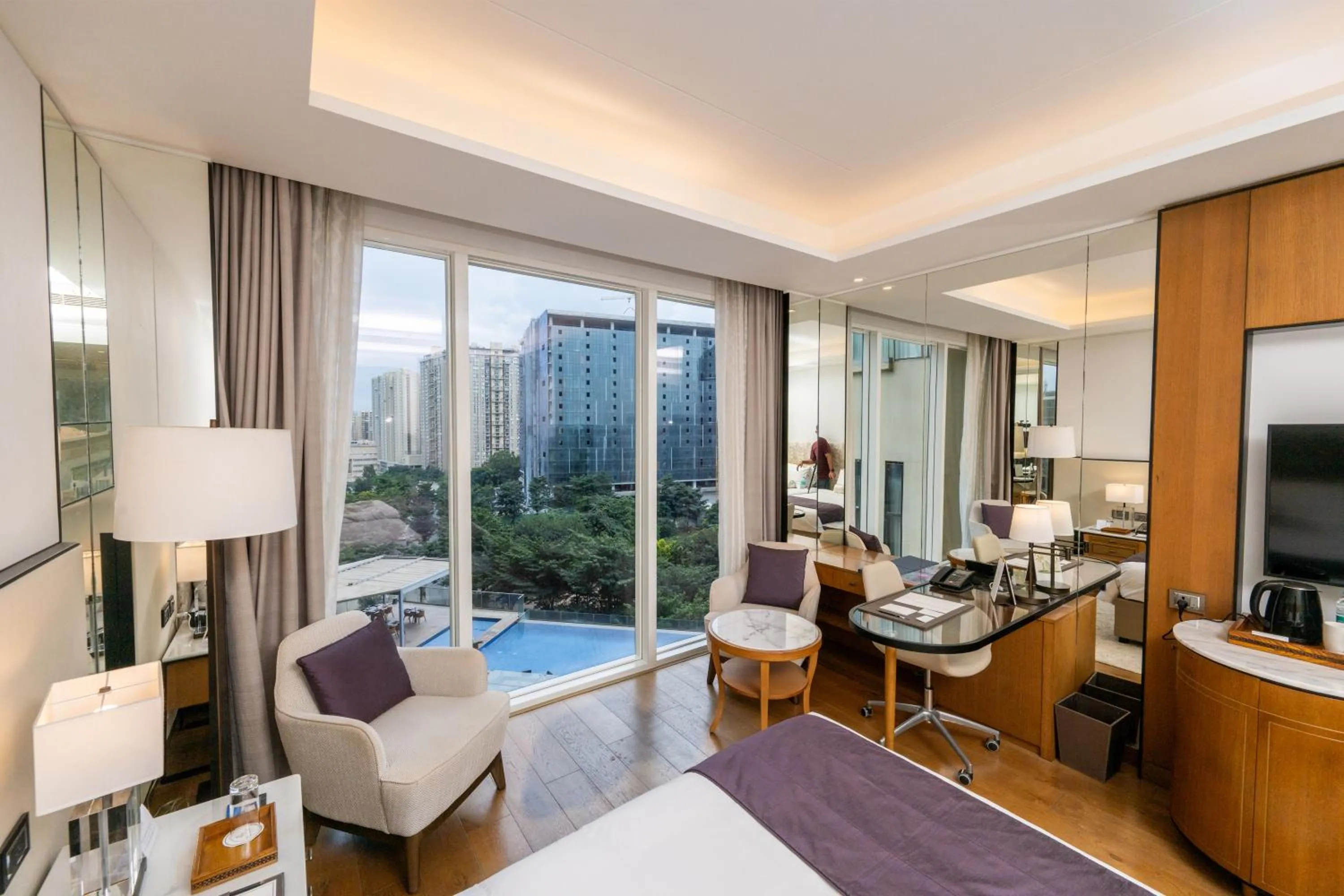 Bed in The Leela Bhartiya City Bengaluru