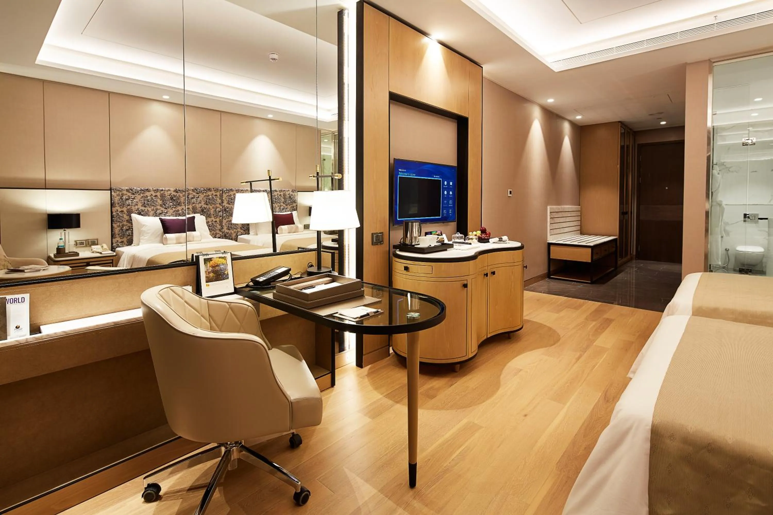 Bedroom in The Leela Bhartiya City Bengaluru