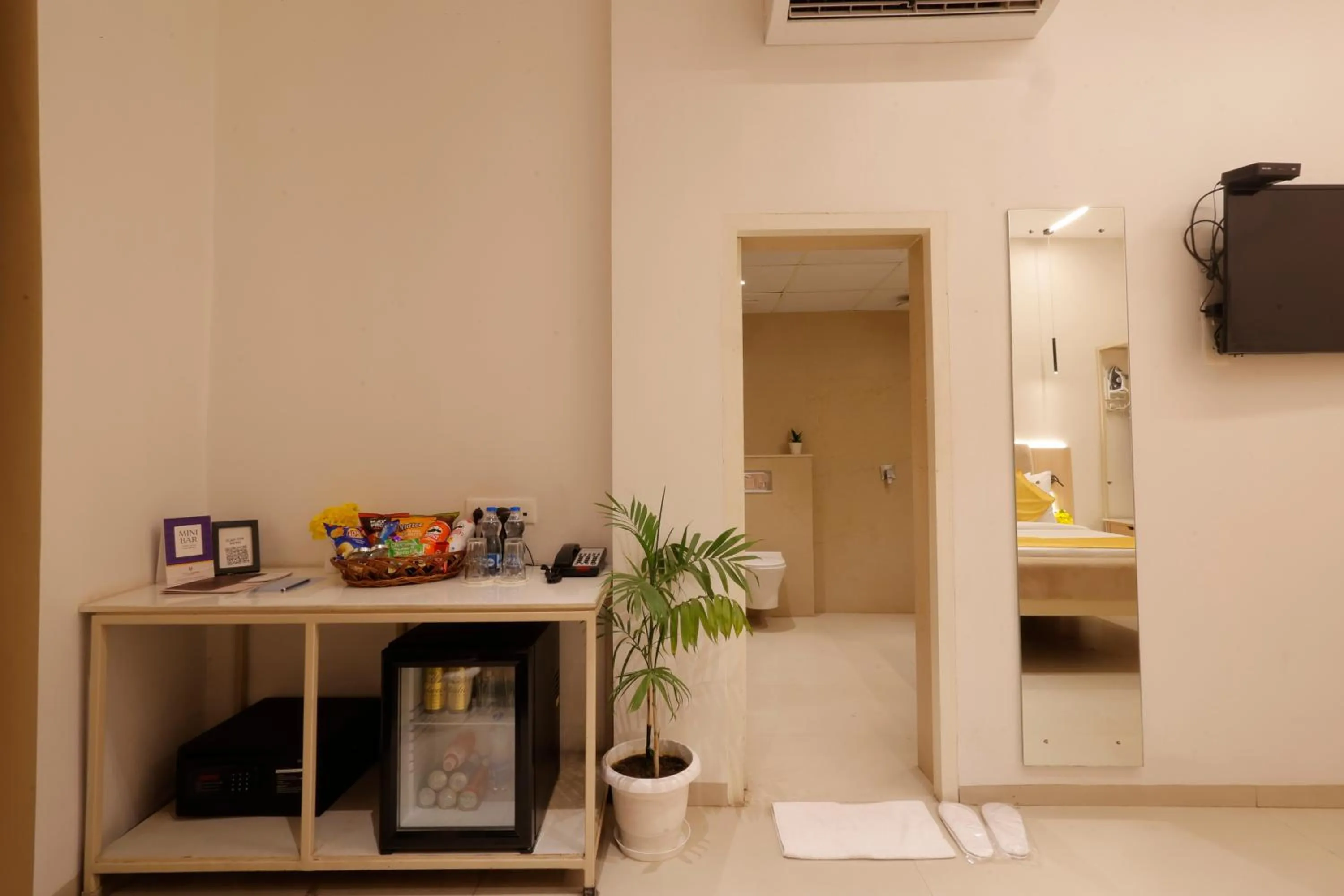 minibar in HOTEL VARUNA