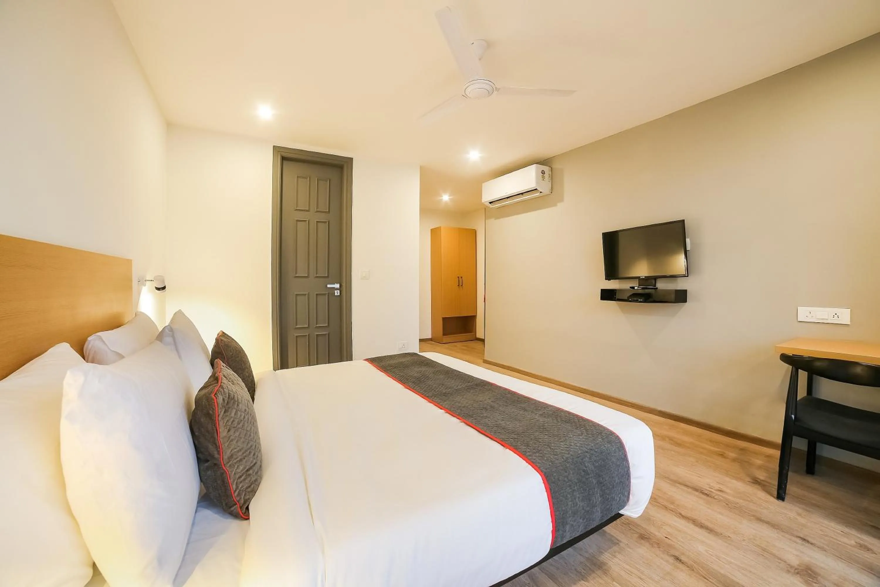 Other, Bed in Super Townhouse Near Appu Ghar