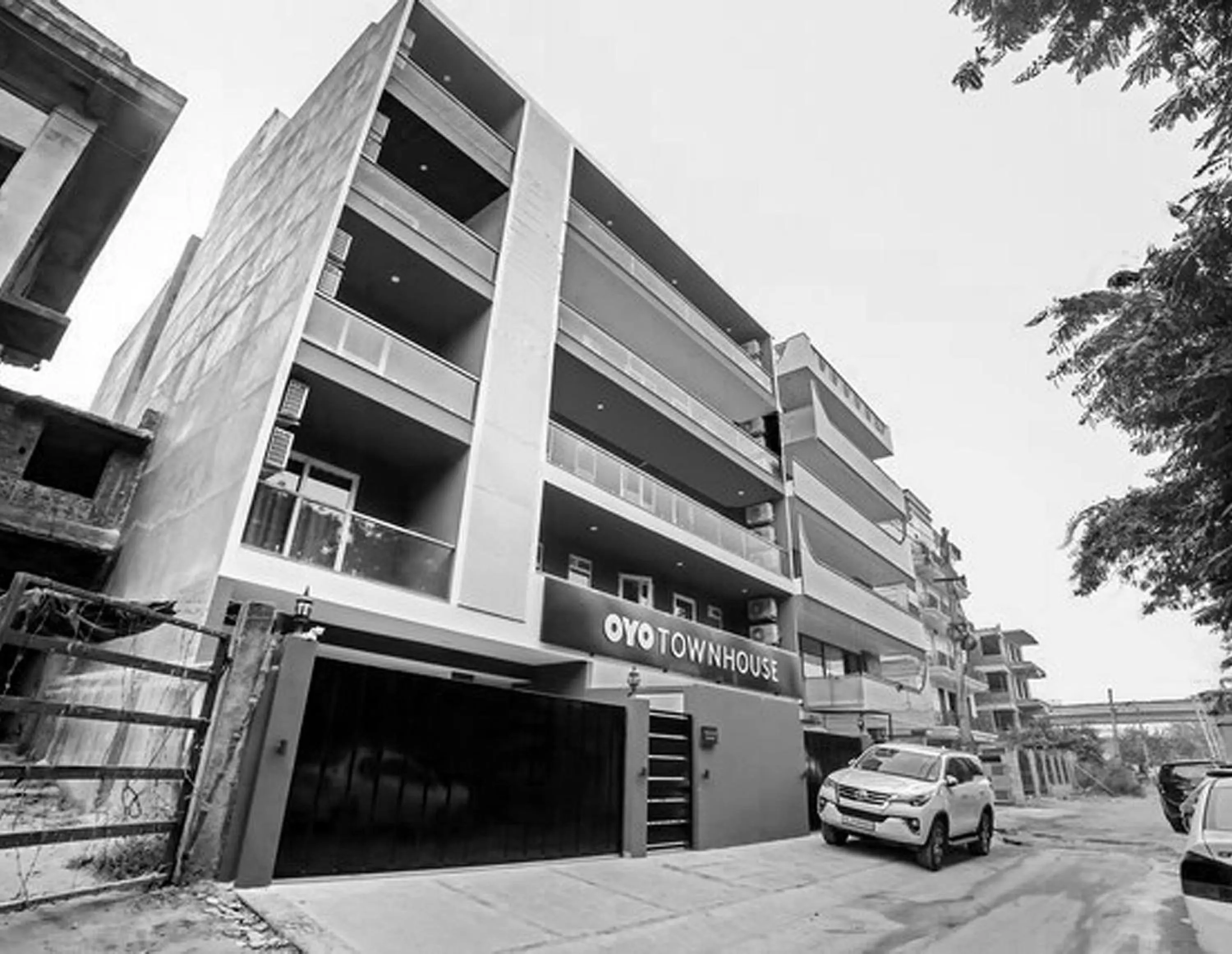 Facade/entrance in Super Townhouse Near Appu Ghar