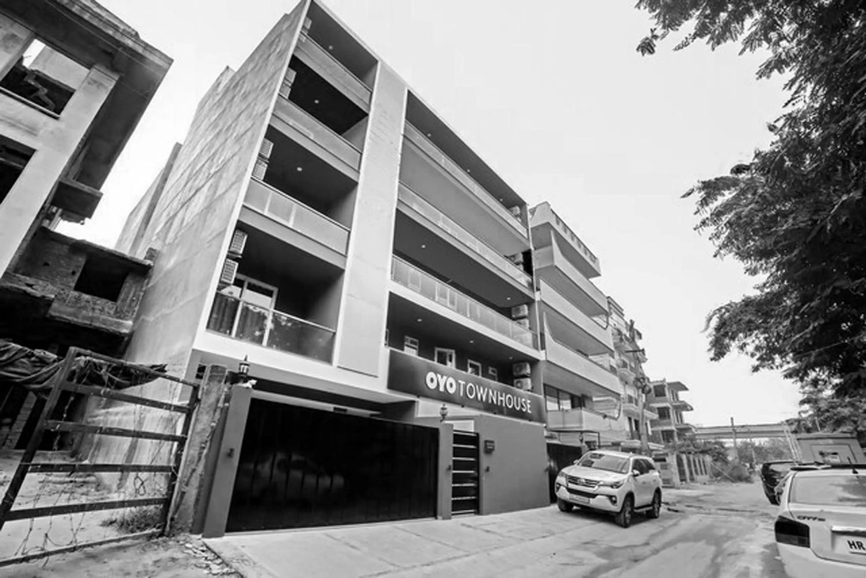 Facade/entrance in Super Townhouse Near Appu Ghar