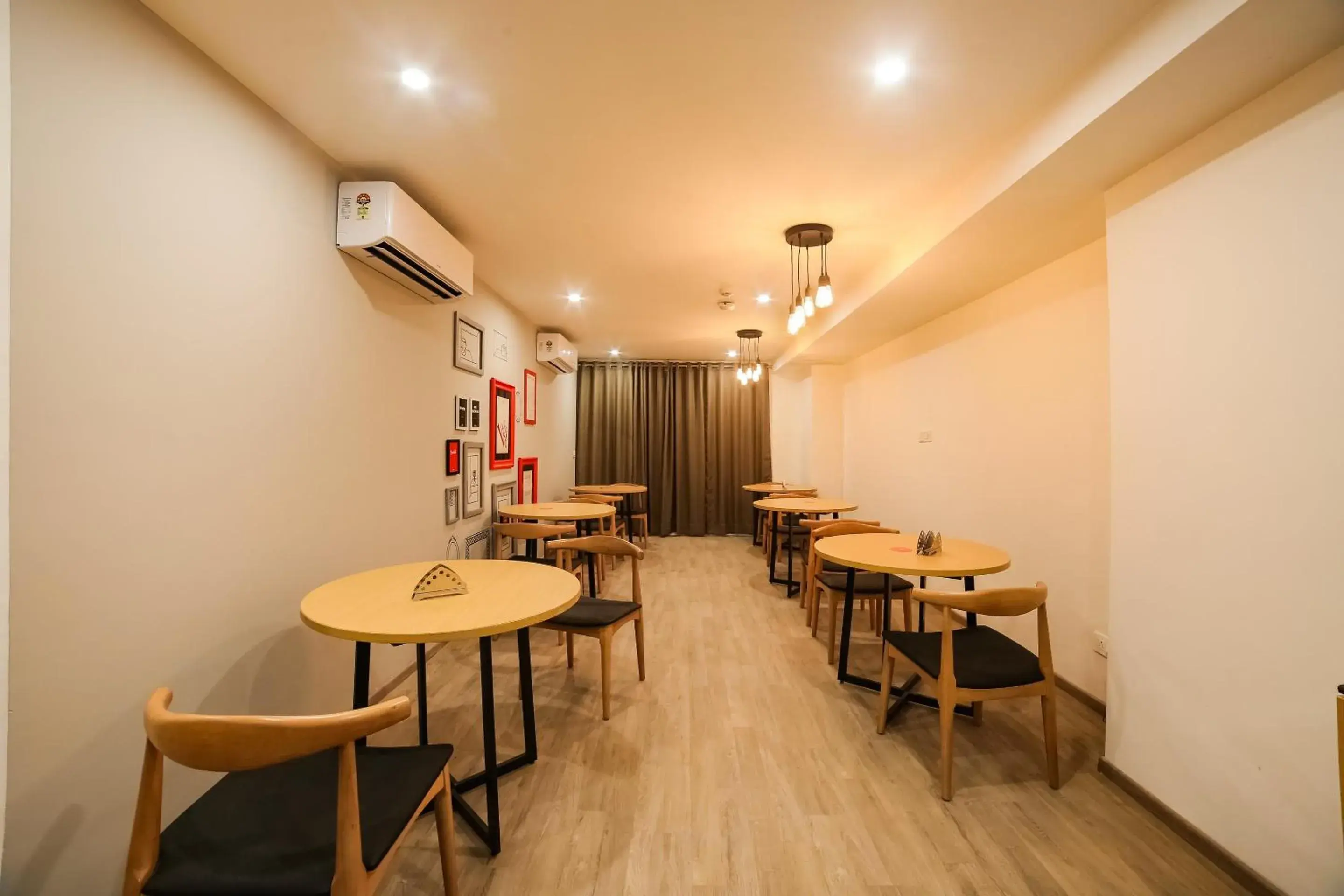 Restaurant/places to eat in Super Townhouse Near Appu Ghar Restaurant/places to eat in Super Townhouse Near Appu Ghar