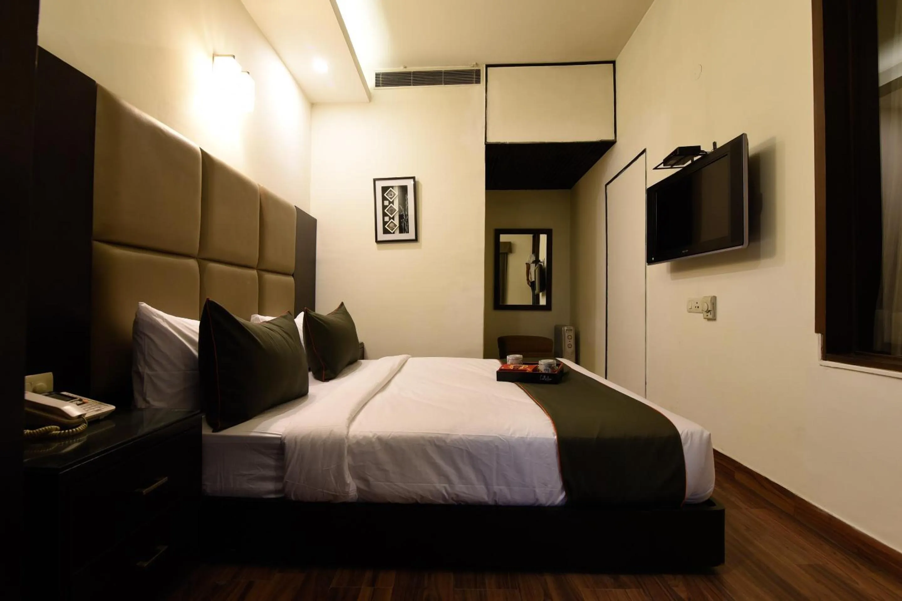 Bedroom, Bed in Hotel O Venkata Sai Sadan Mathrusree Nagar