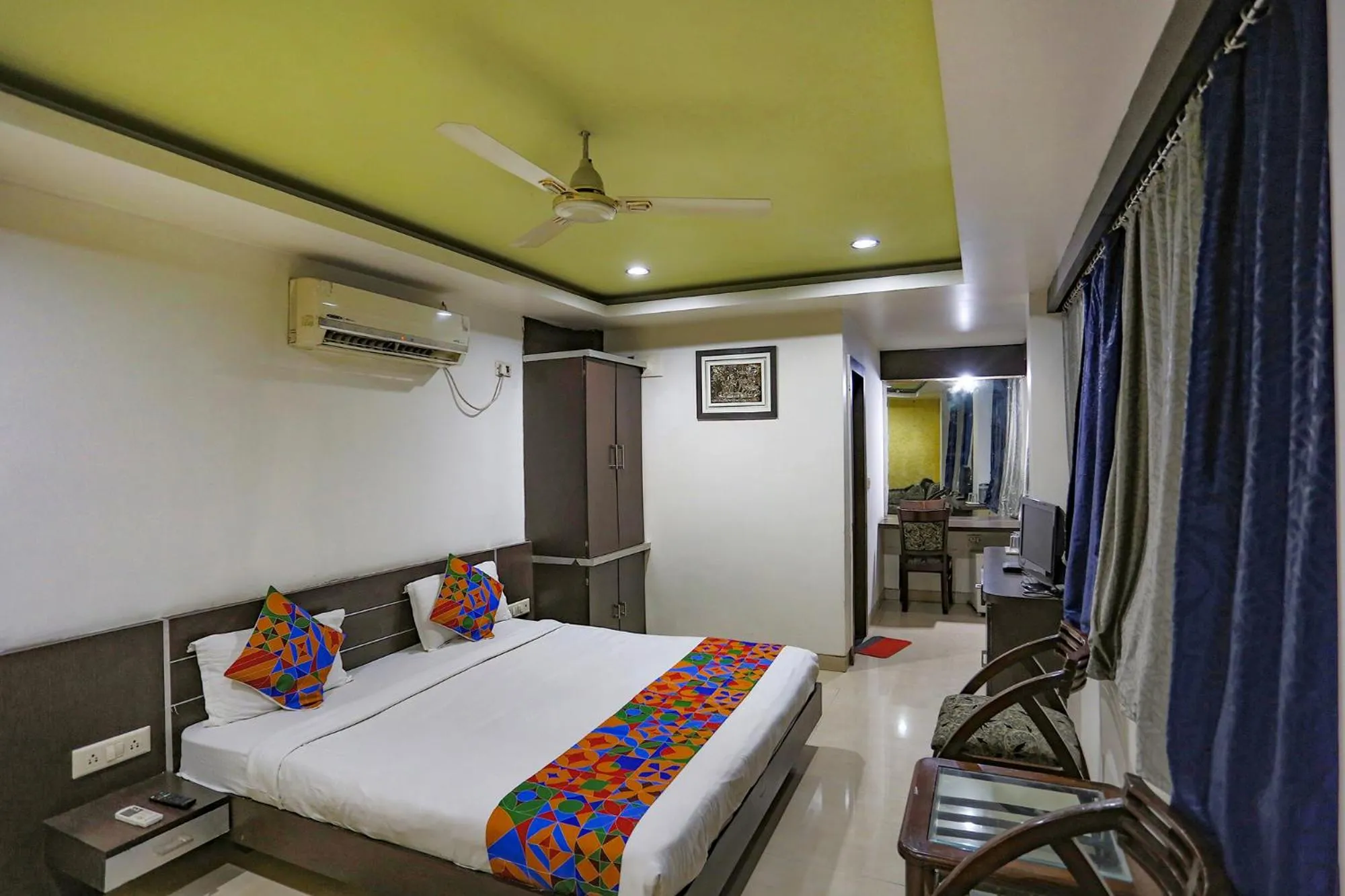 Bed in FabHotel Midland