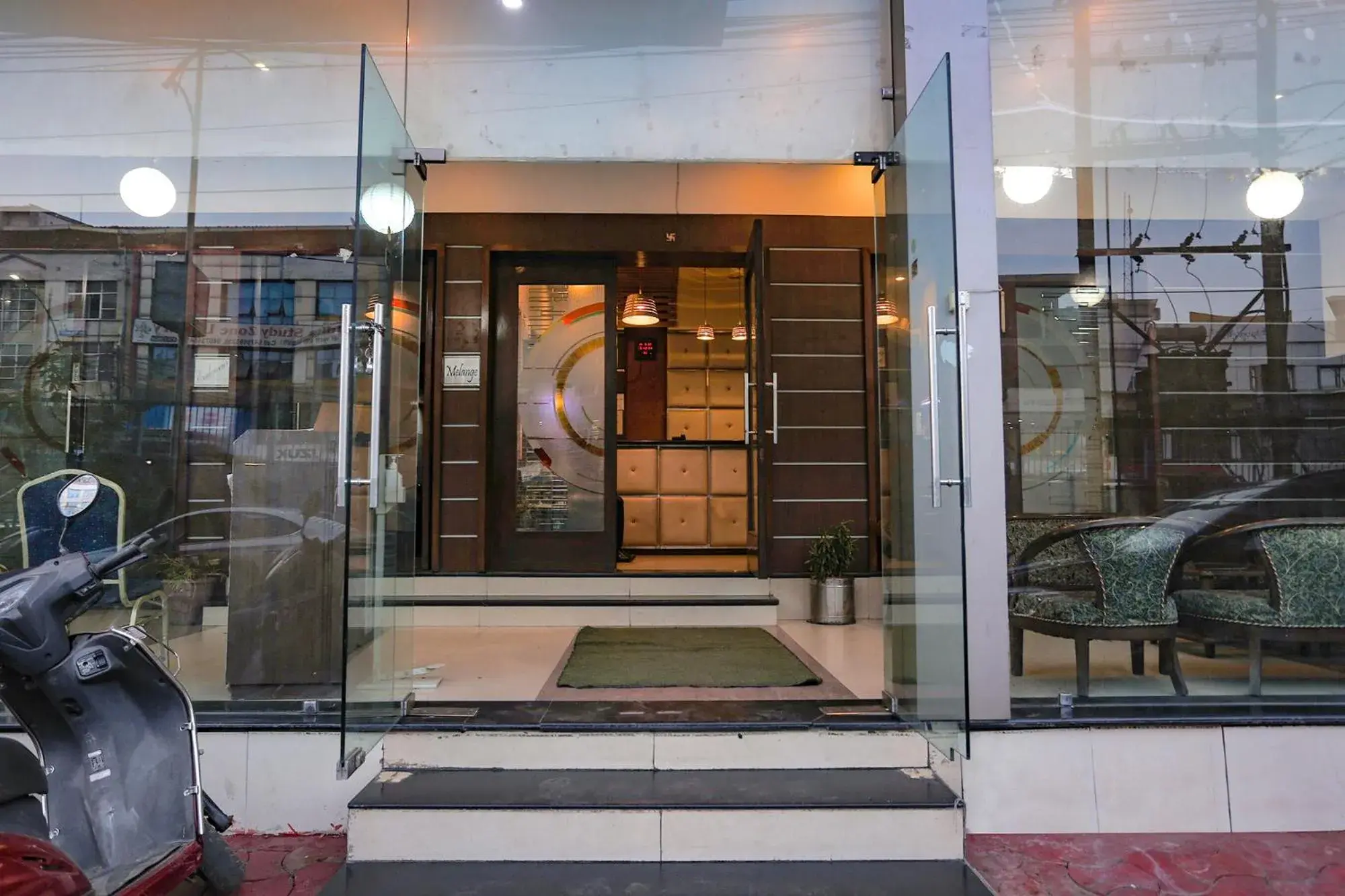 Facade/entrance in FabHotel Midland Facade/entrance in FabHotel Midland