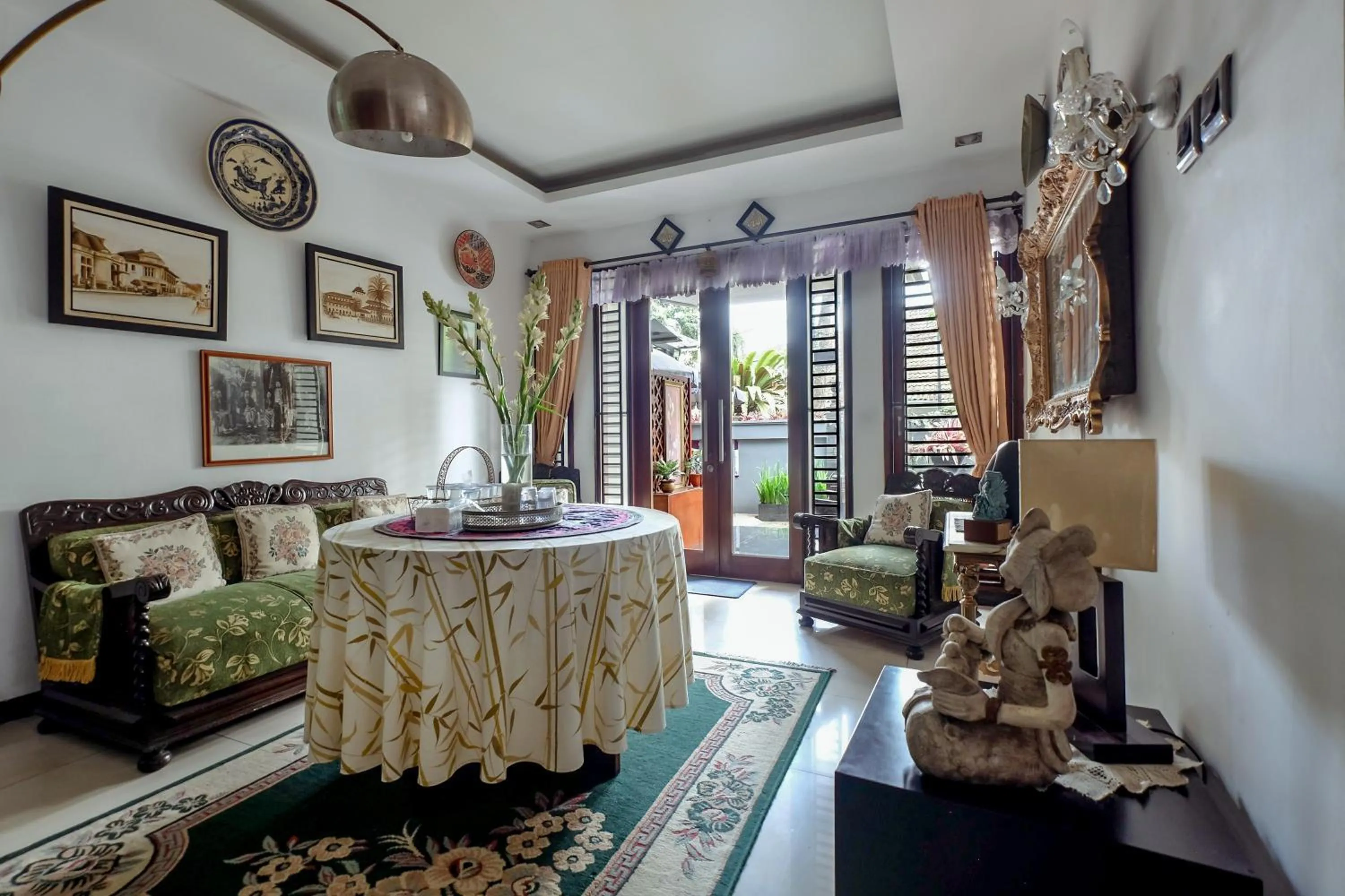 Lobby or reception in Buminanienie Guesthouse Bandung