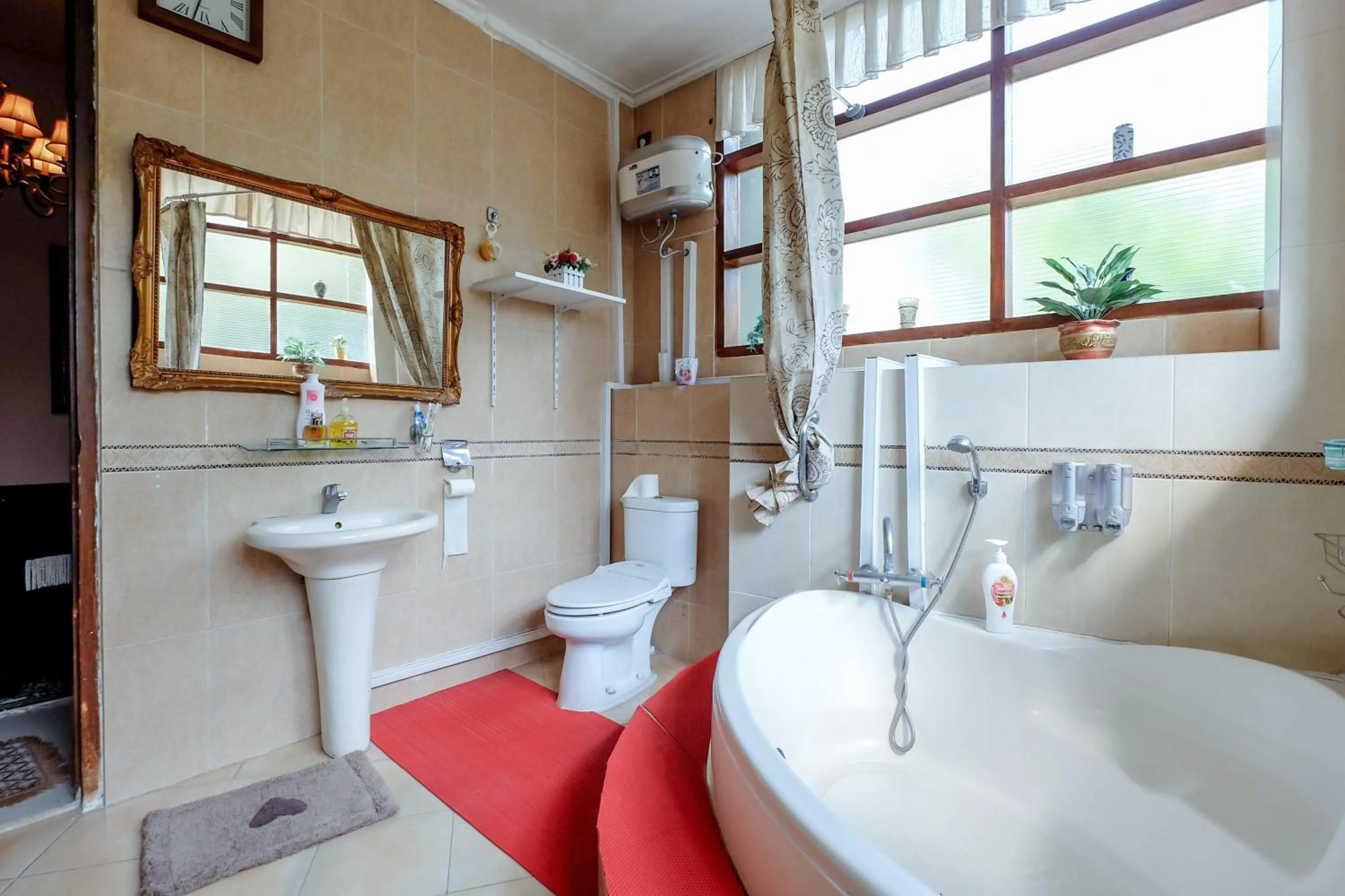 Bathroom in Buminanienie Guesthouse Bandung