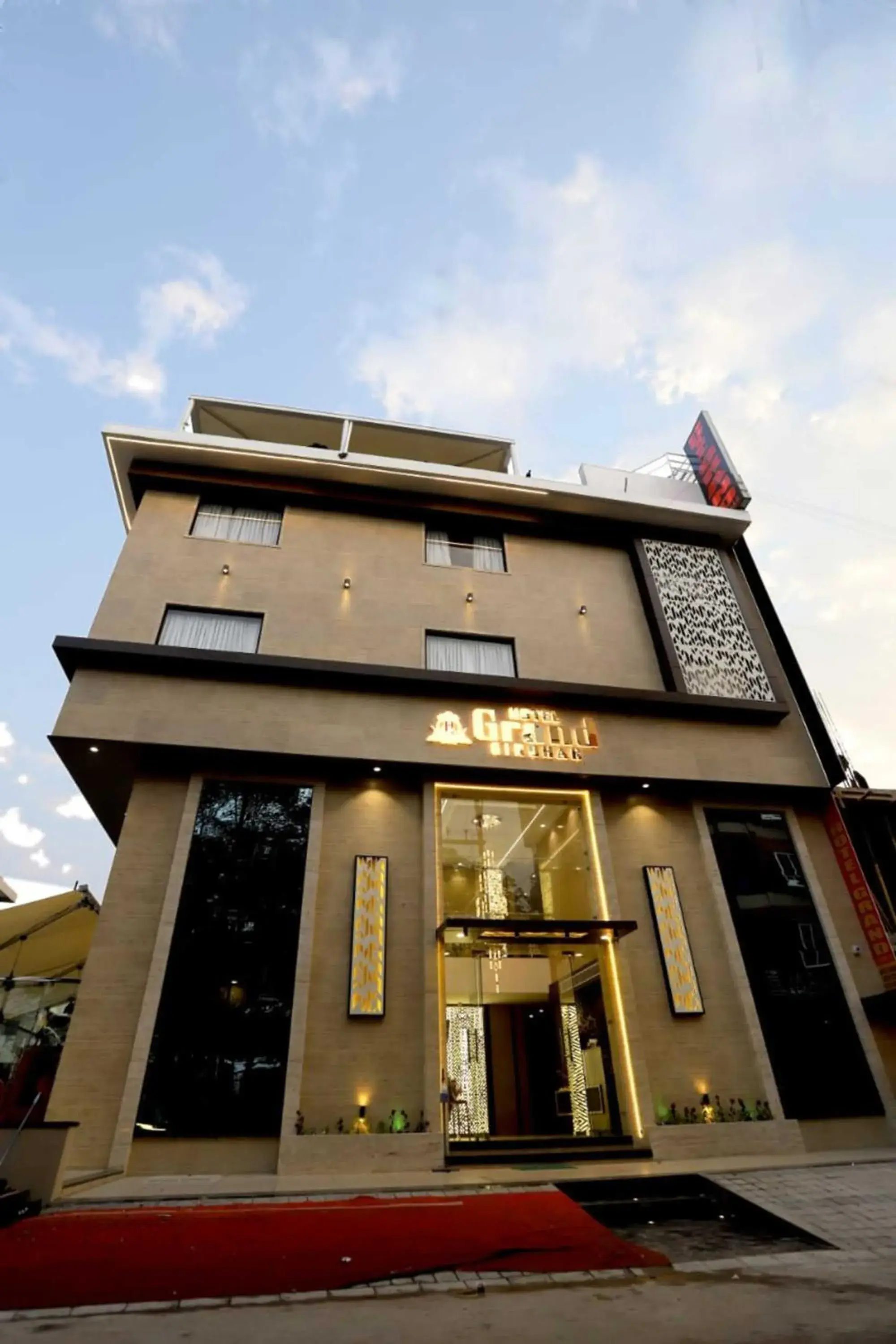 Property building in Hotel Grand Girdhar Property building in Hotel Grand Girdhar