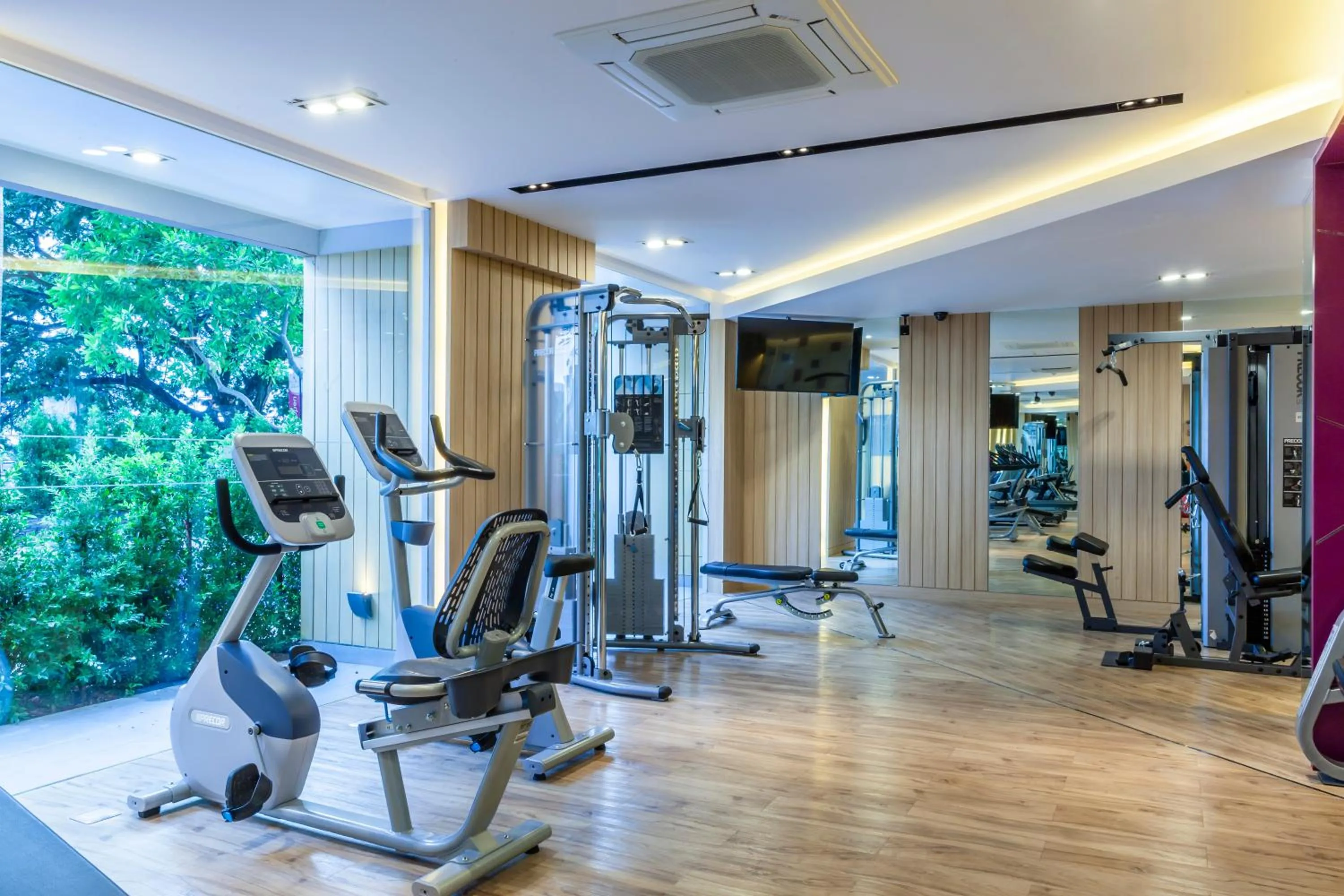 Fitness centre/facilities in Pacific Park Hotel