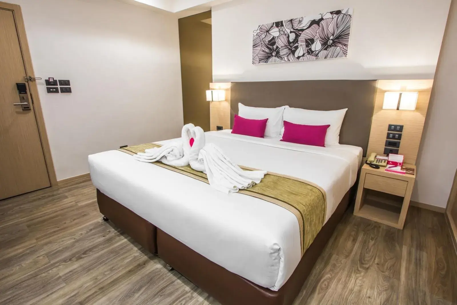 Bed in Pacific Park Hotel Bed in Pacific Park Hotel