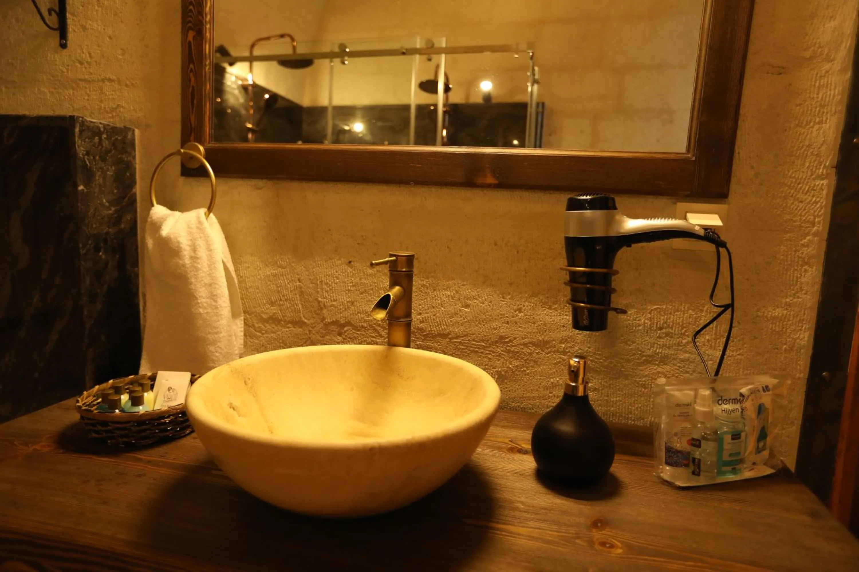 Bathroom in Hancı Cave Hotel