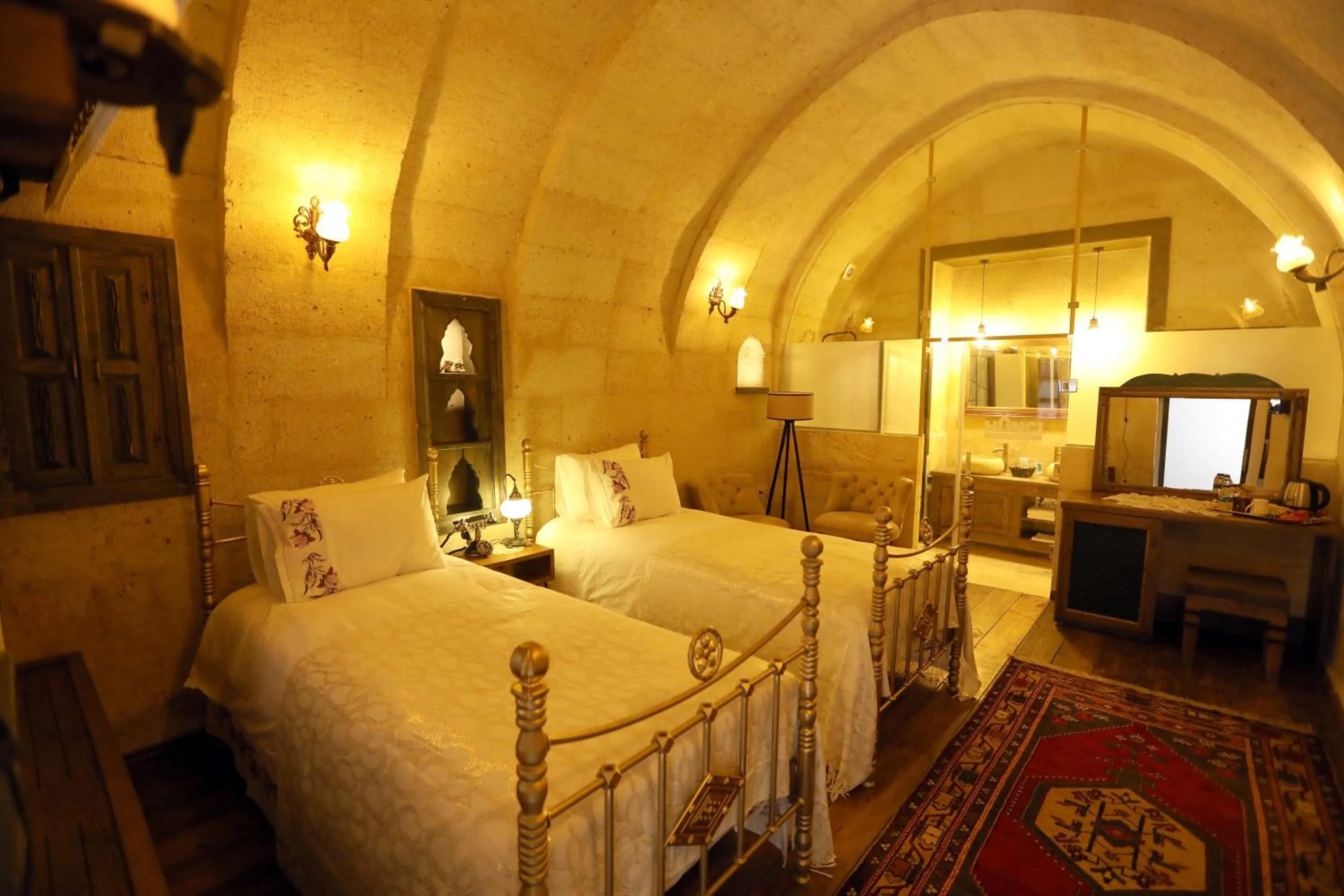 Photo of the whole room, Bed in Hancı Cave Hotel