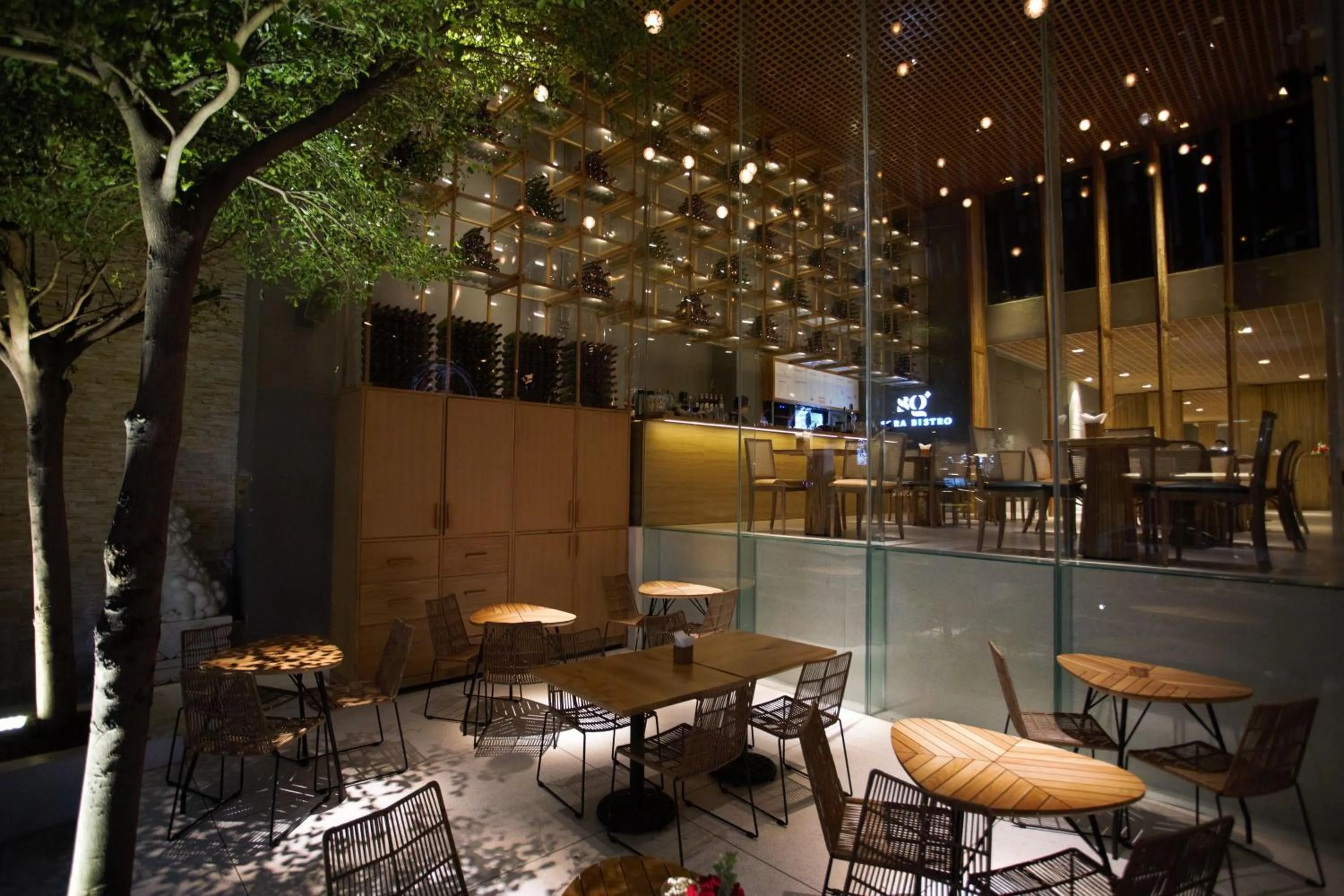 Restaurant/places to eat in Sky Gem Hotel Sora