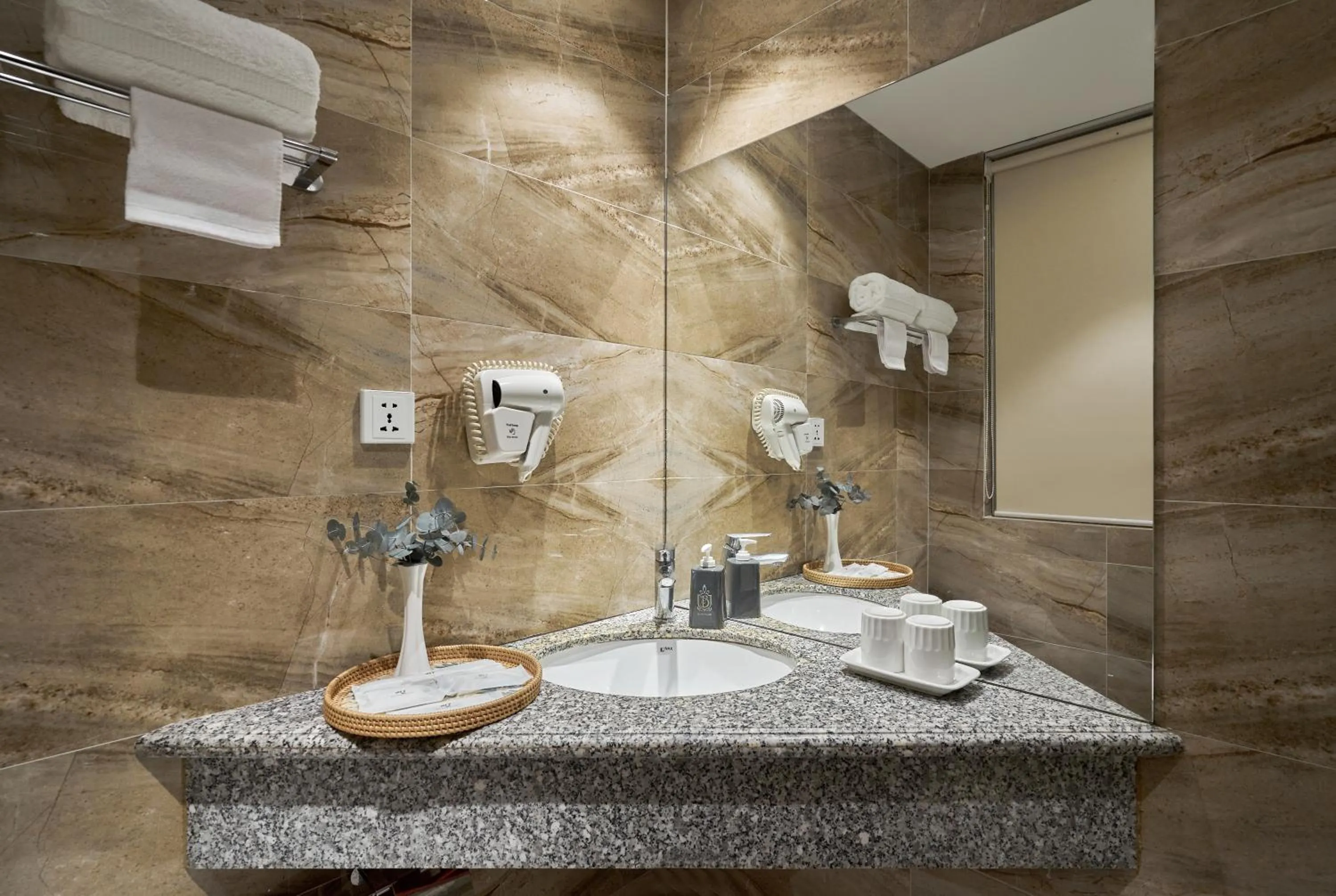 Shower in Sky Gem Hotel Sora