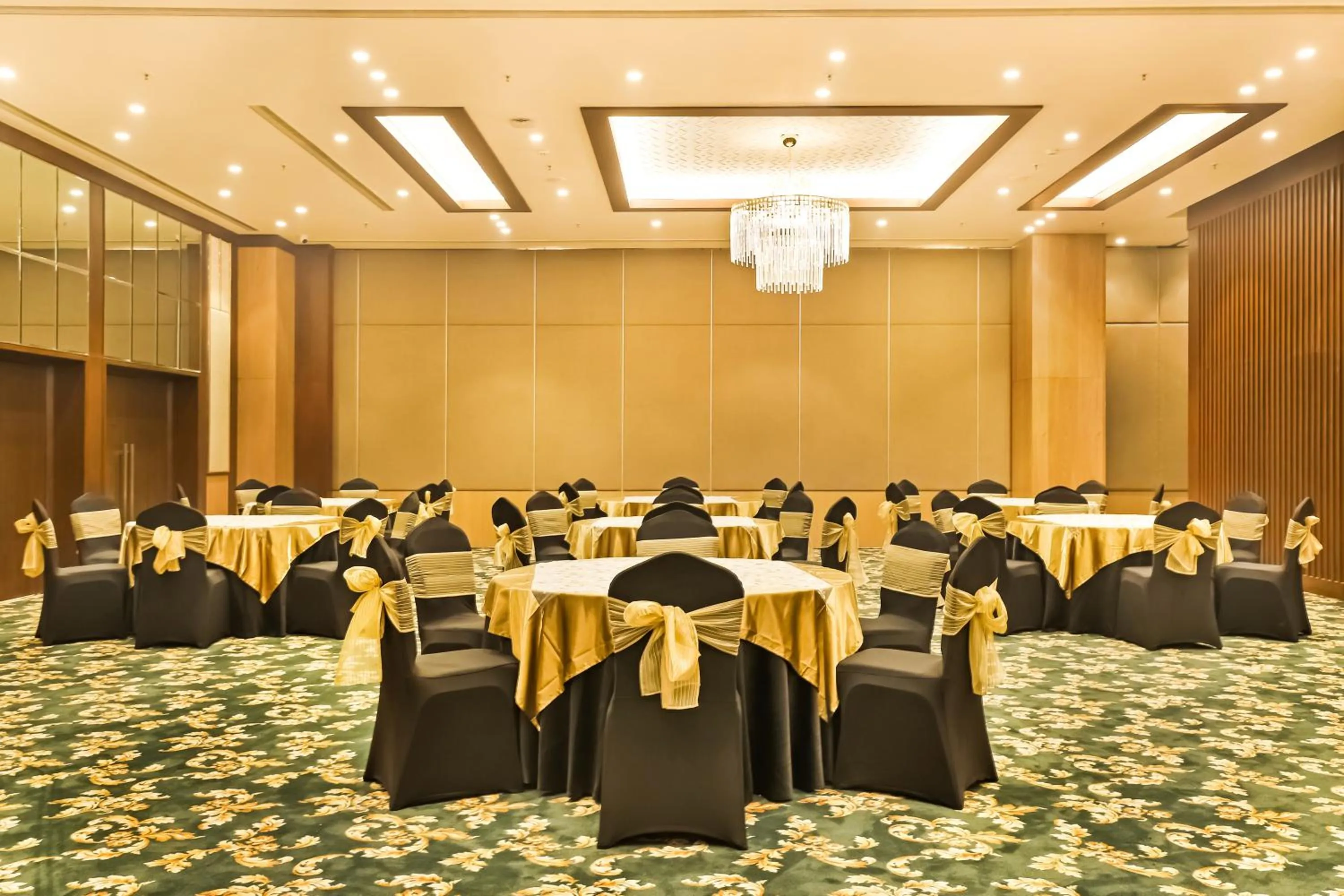 Banquet/Function facilities in Lemon Tree Hotel, Aligarh