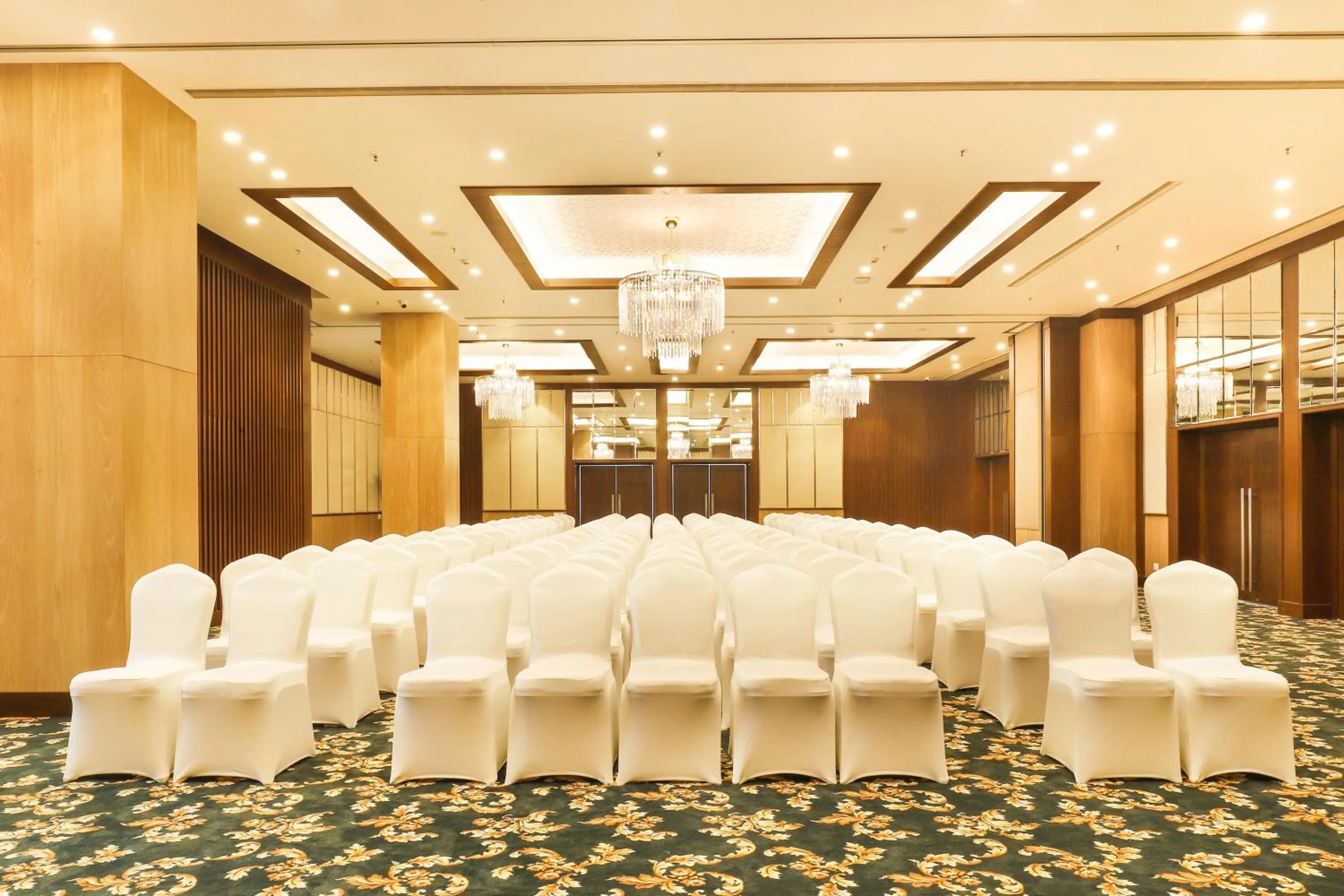 Banquet/Function facilities in Lemon Tree Hotel, Aligarh