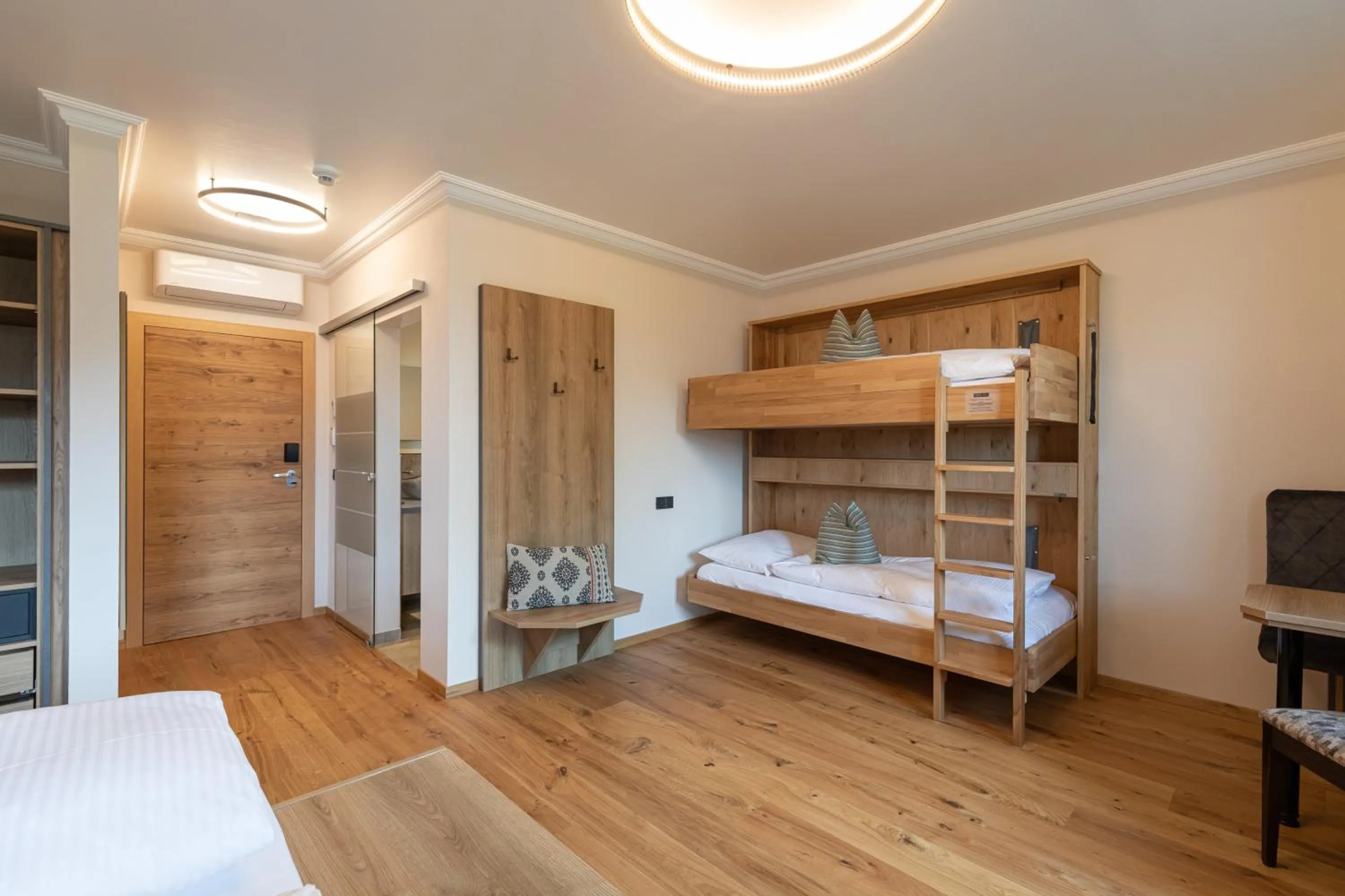 Photo of the whole room, Bed in Design Hotel Frauenschuh