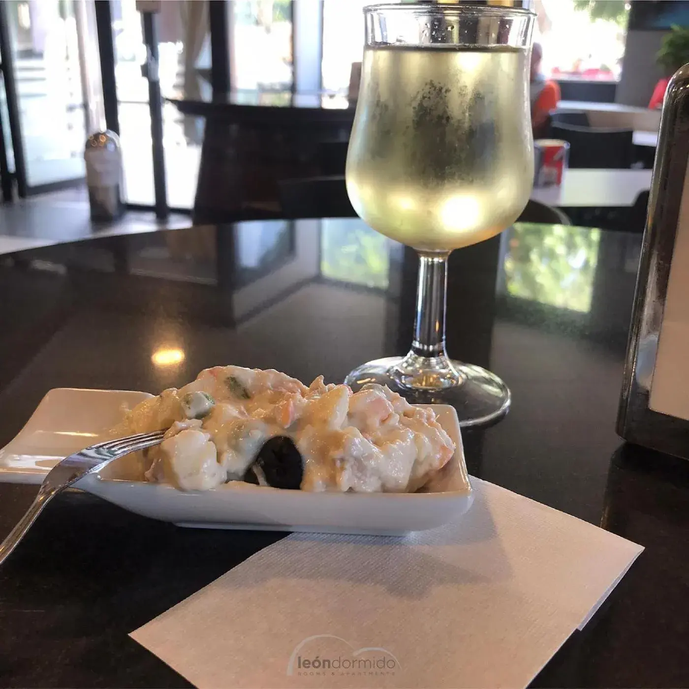 Lounge or bar in Hostal León Dormido Lounge or bar in Hostal León Dormido