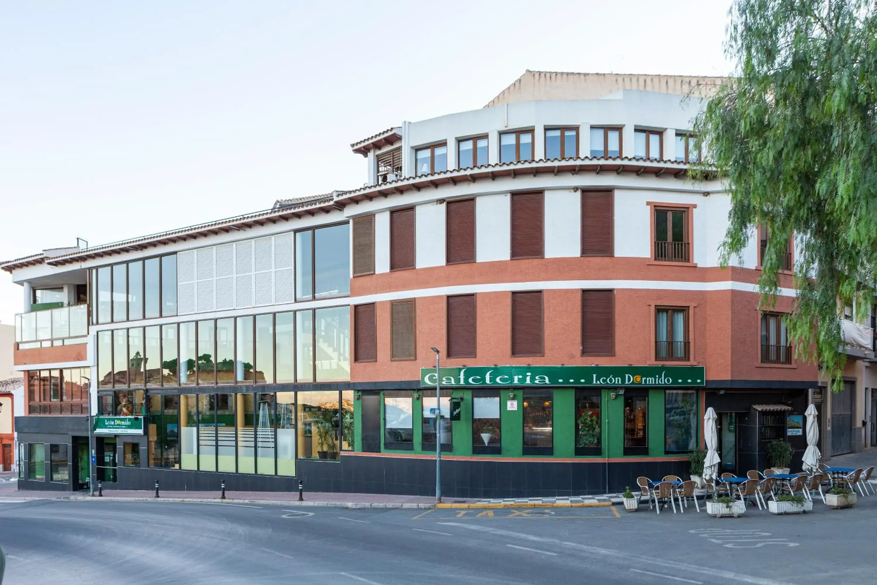 Property building in Hostal León Dormido Property building in Hostal León Dormido