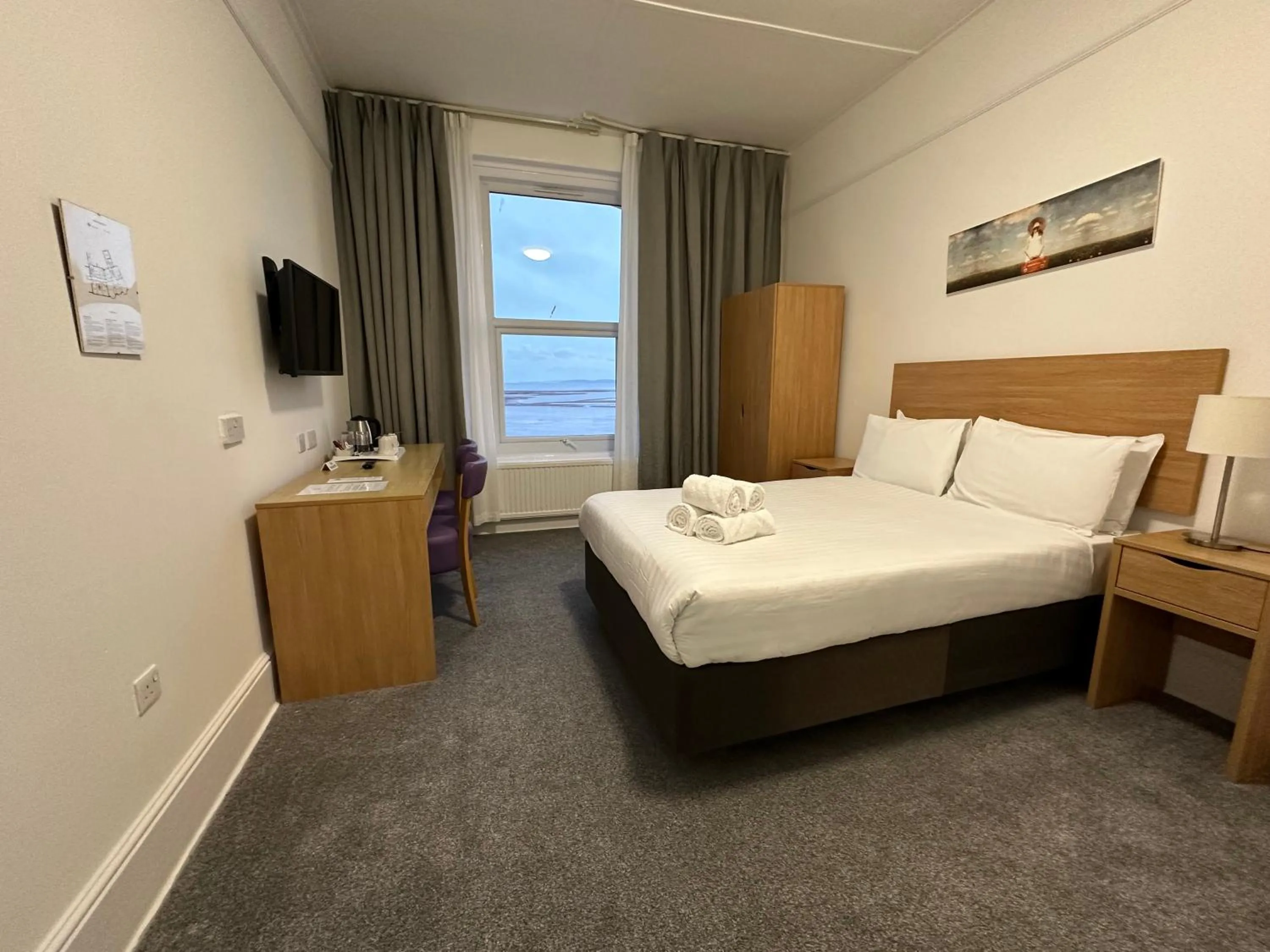 Bedroom, Bed in Exmouth Beach Hotel