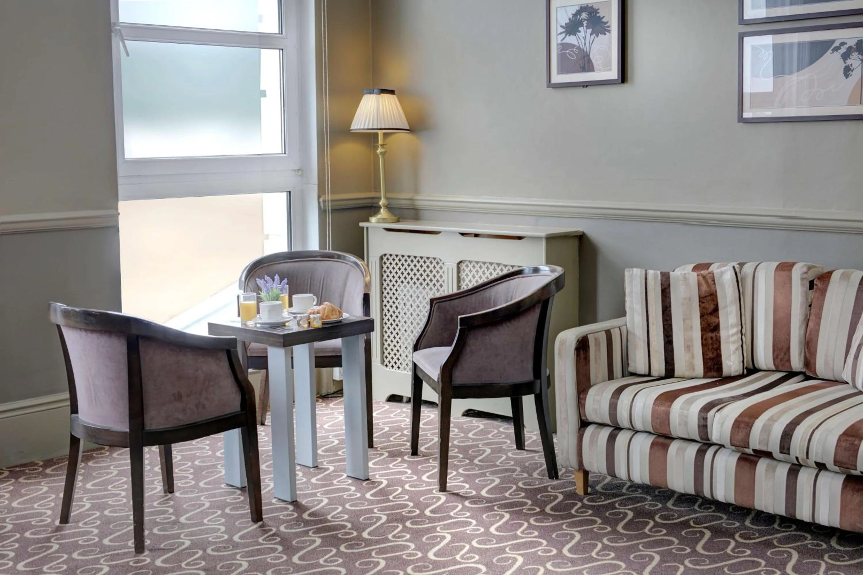 Lounge or bar in Exmouth Beach Hotel