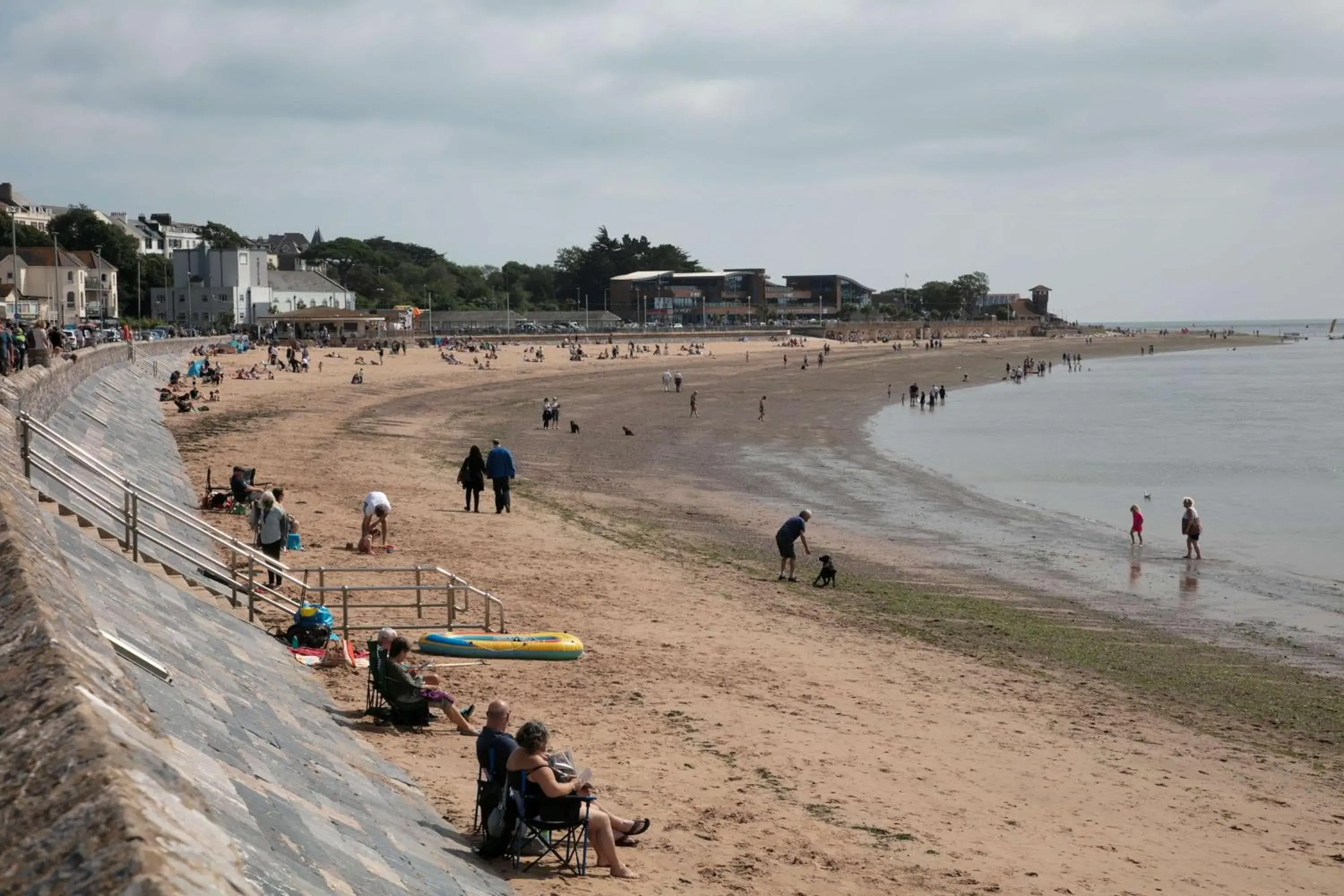 Property building in Exmouth Beach Hotel Property building in Exmouth Beach Hotel
