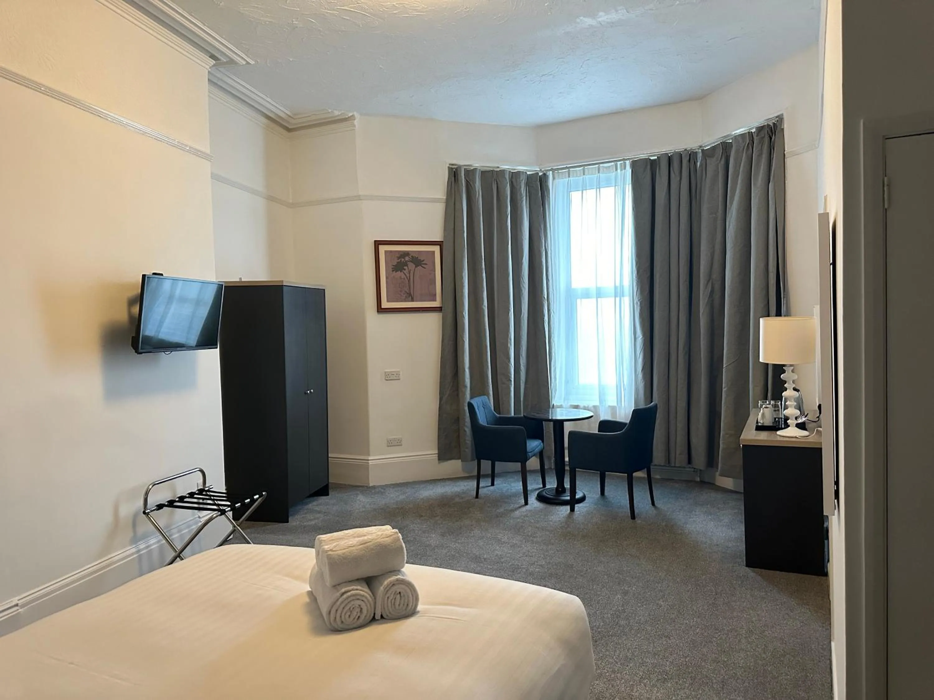 Bedroom, Bed in Exmouth Beach Hotel