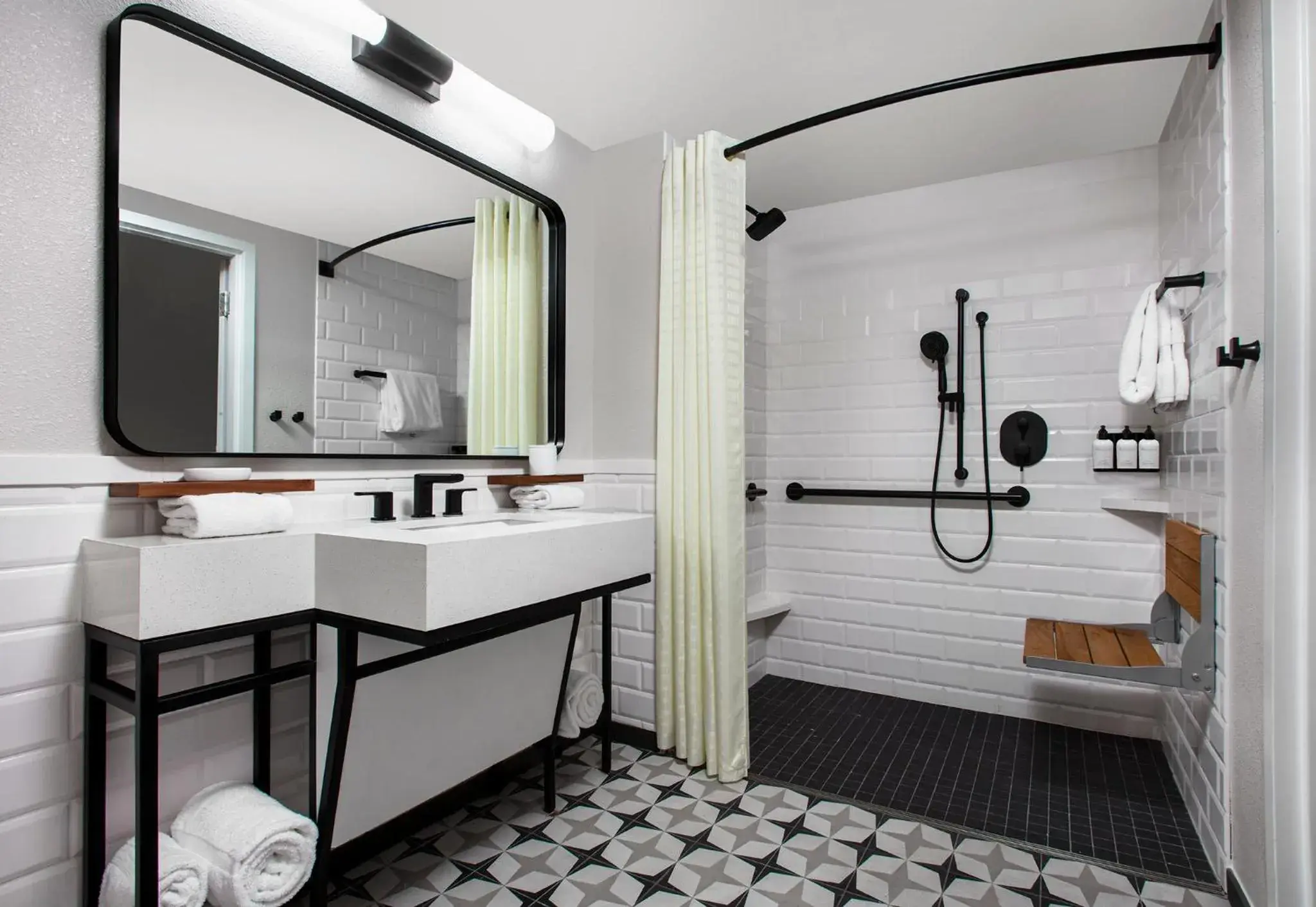 Bathroom in Bellwether Beach Resort Bathroom in Bellwether Beach Resort