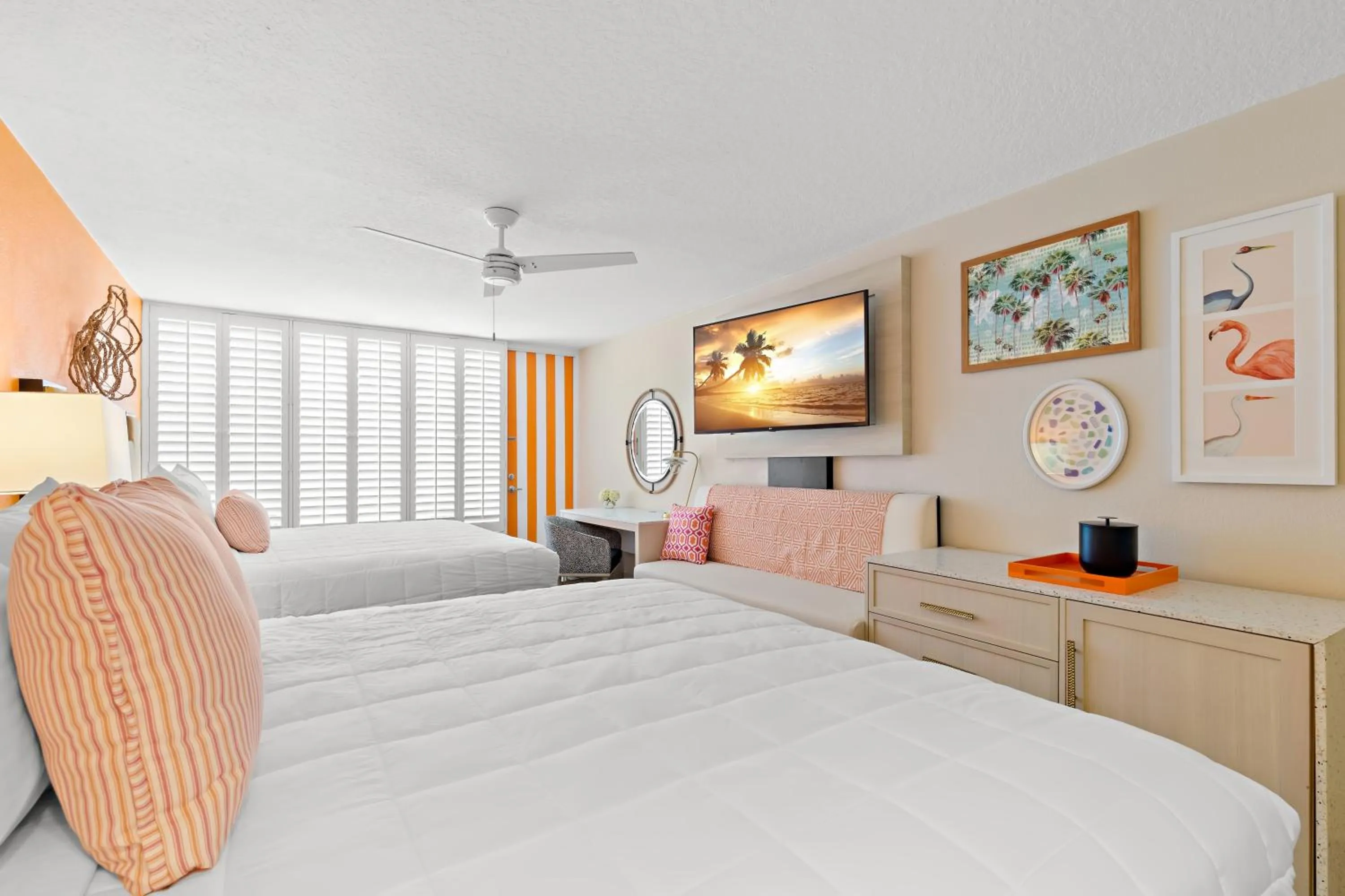 Bed in Bellwether Beach Resort