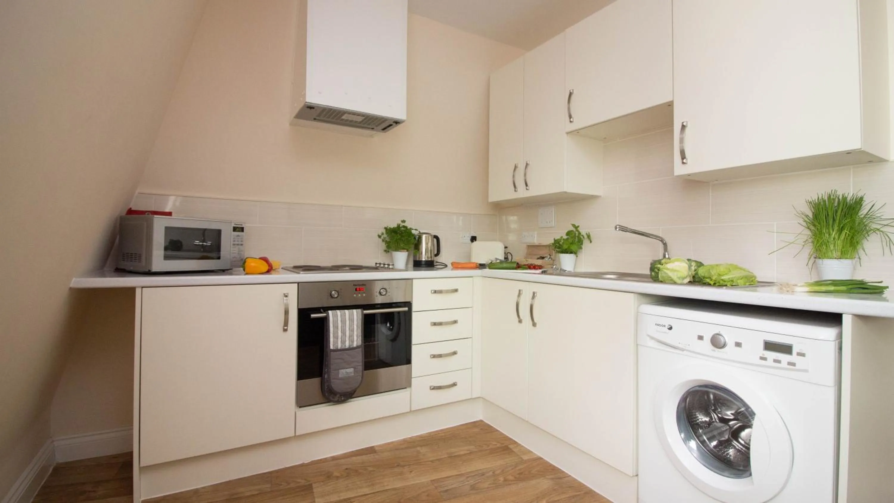 Other in StayZo Serviced Accommodation 16 Premier Lodge