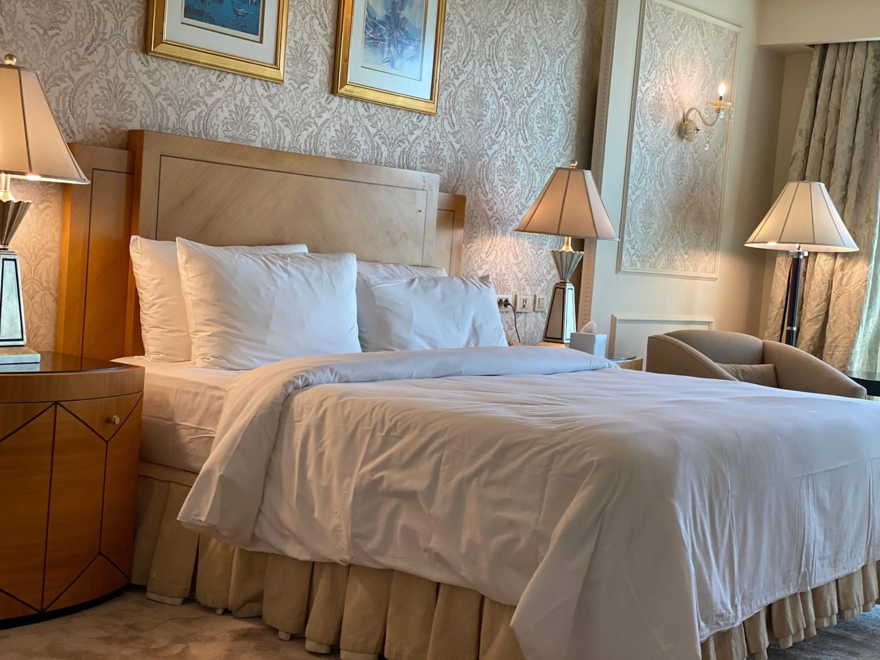 Bed in Chez Haytham At Four Seasons Nile Plaza Residential Suite