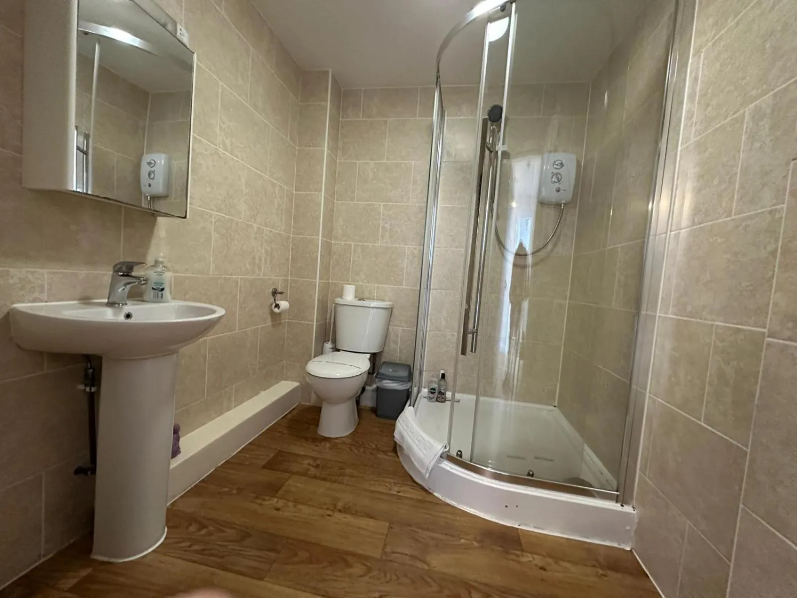 Shower in Stylish Accommodation in Southampton City Centre 10