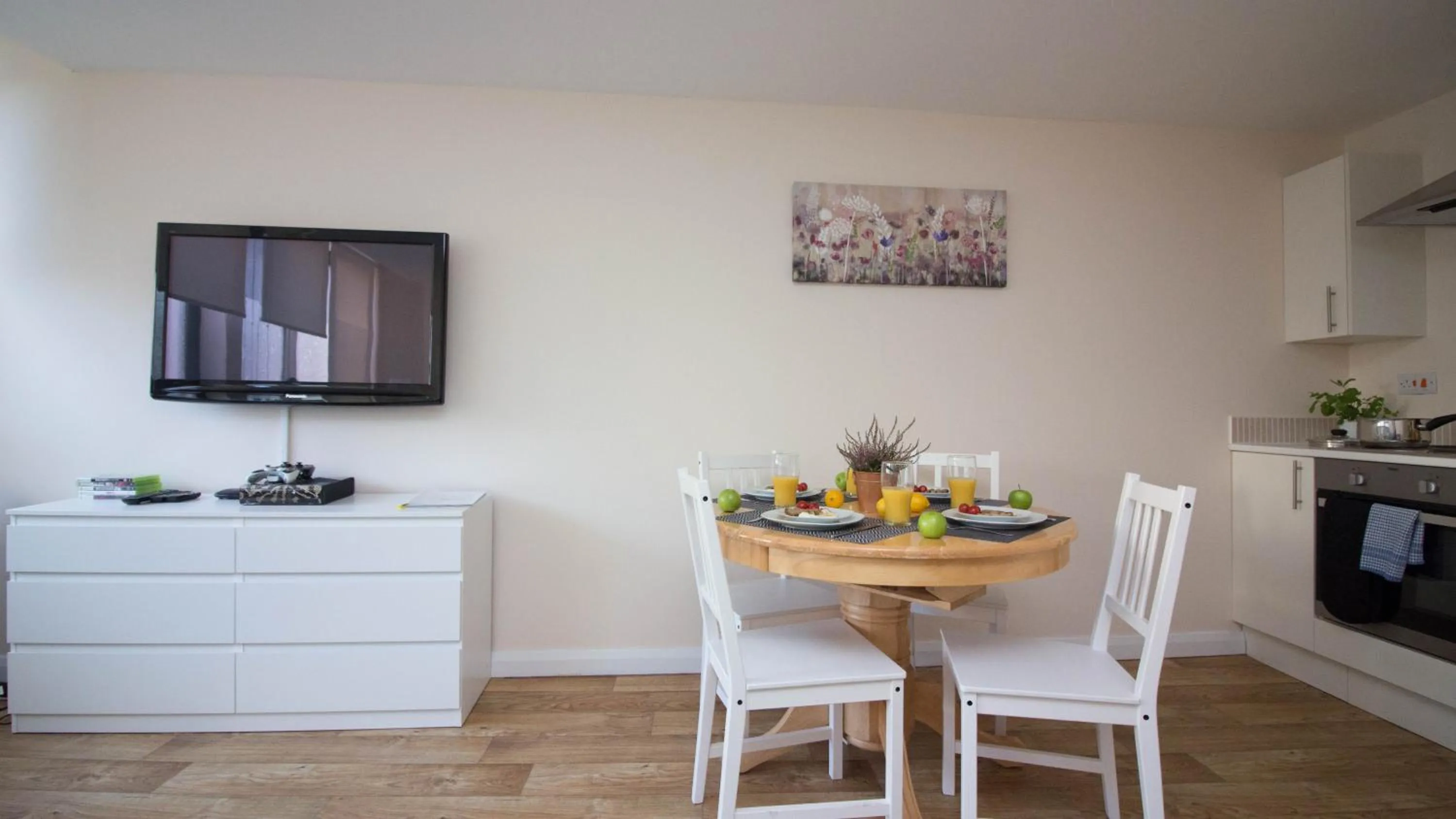 Other in StayZo Stylish Accommodation in Southampton 10