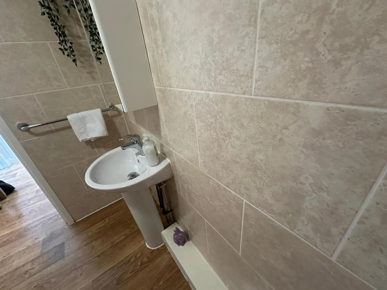 Bathroom in Stylish Accommodation in Southampton City Centre 10