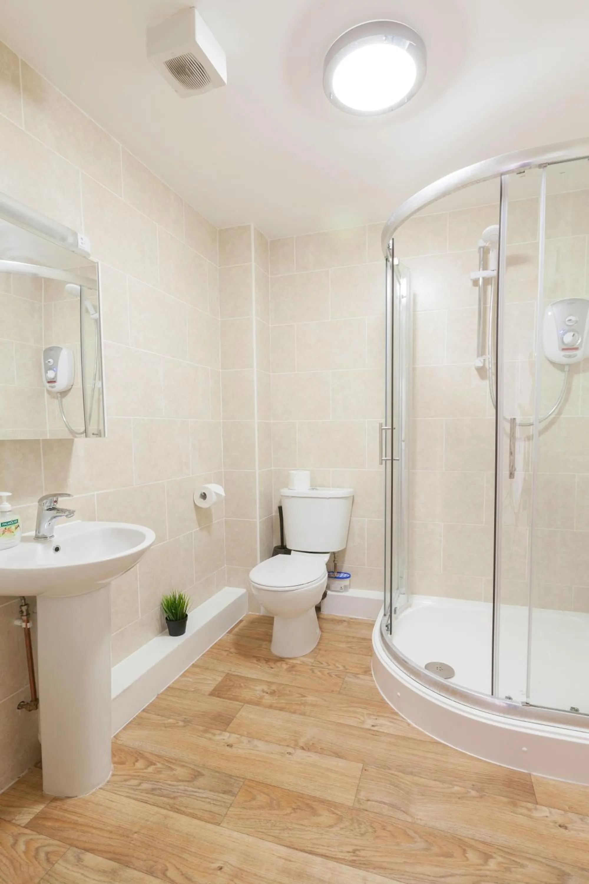 Other in StayZo Castle Point 6 Apartment - Premier Lodge