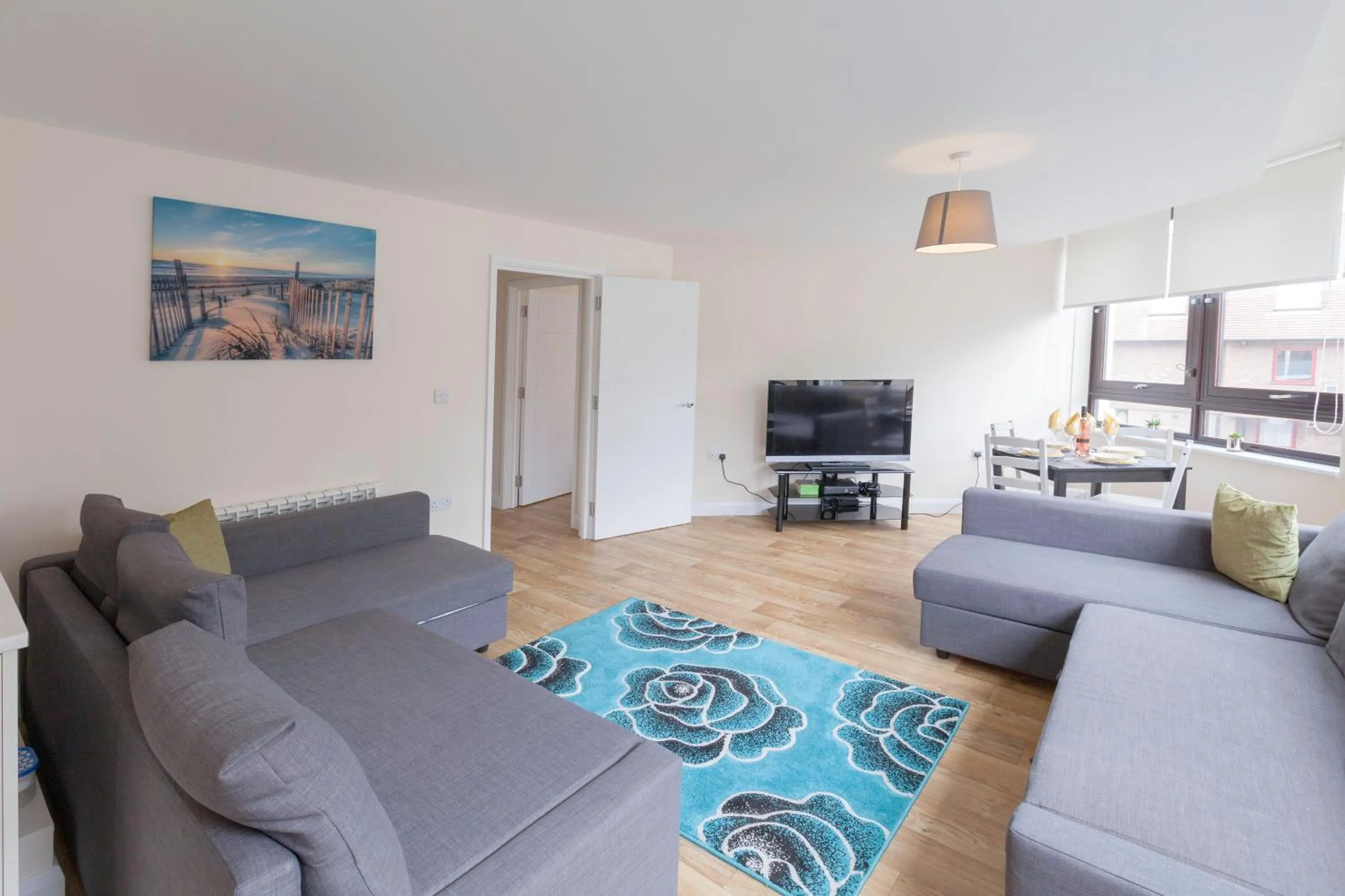 Other in StayZo Castle Point 6 Apartment - Premier Lodge