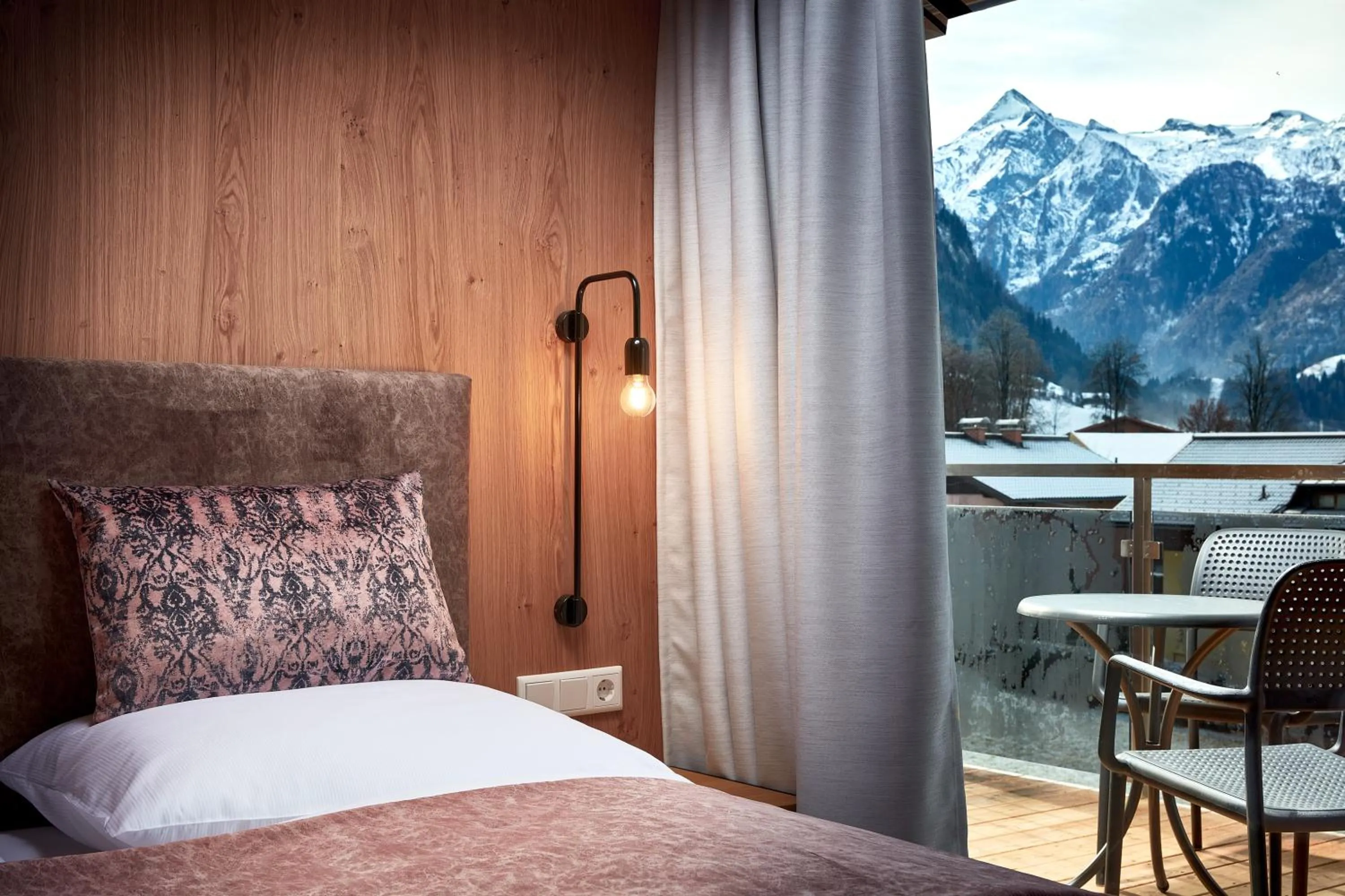 Balcony/Terrace, Bed in HOTEL SONNBLICK, Kaprun, Salzburg - am Kitzsteinhorn Gletscher
