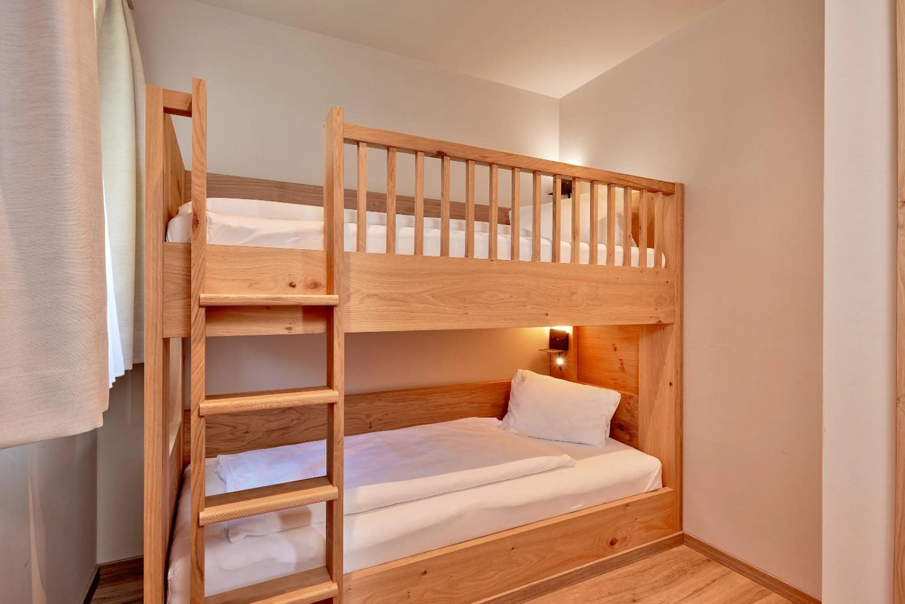 children, Bed in HOTEL SONNBLICK, Kaprun, Salzburg - am Kitzsteinhorn Gletscher