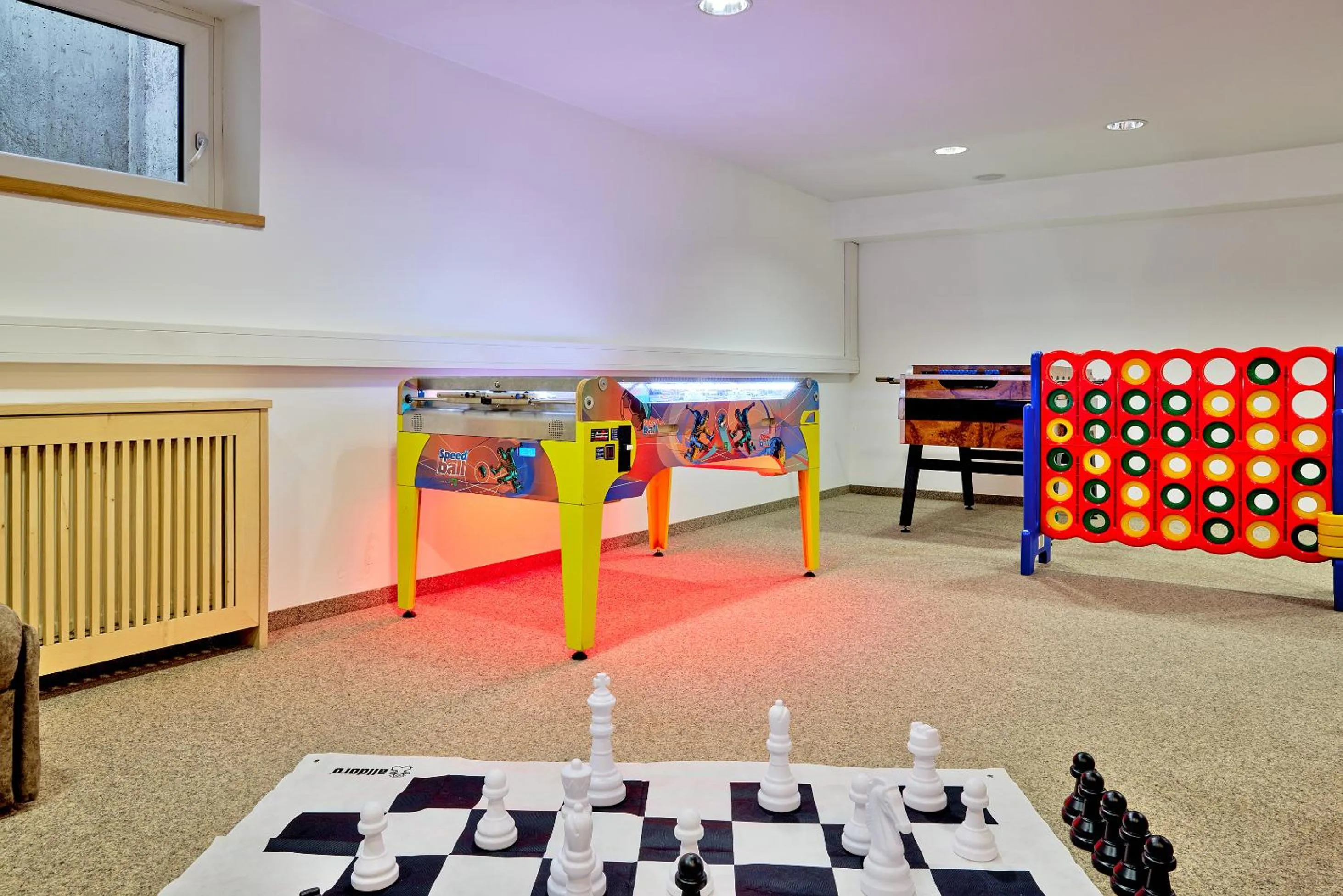 Game Room in HOTEL SONNBLICK, Kaprun, Salzburg - am Kitzsteinhorn Gletscher