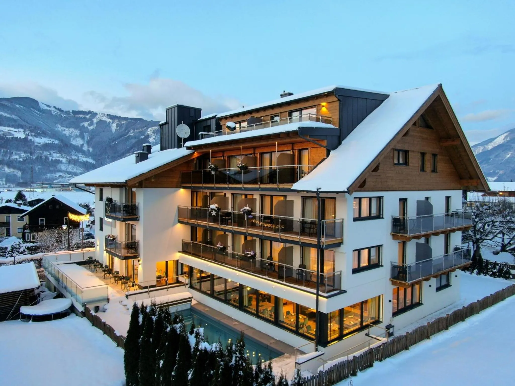 Property building in HOTEL SONNBLICK, Kaprun, Salzburg - am Kitzsteinhorn Gletscher