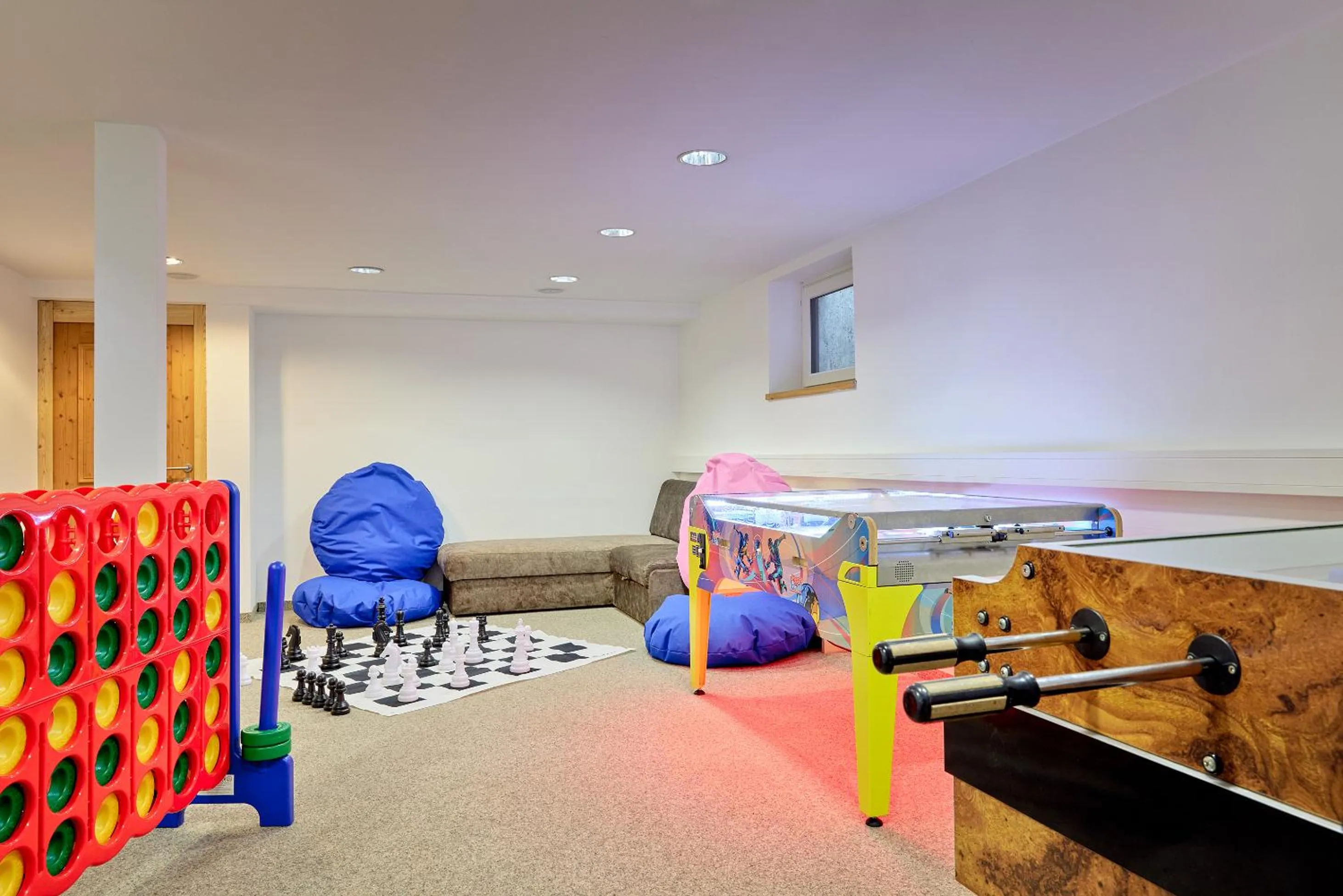 Game Room in HOTEL SONNBLICK, Kaprun, Salzburg - am Kitzsteinhorn Gletscher